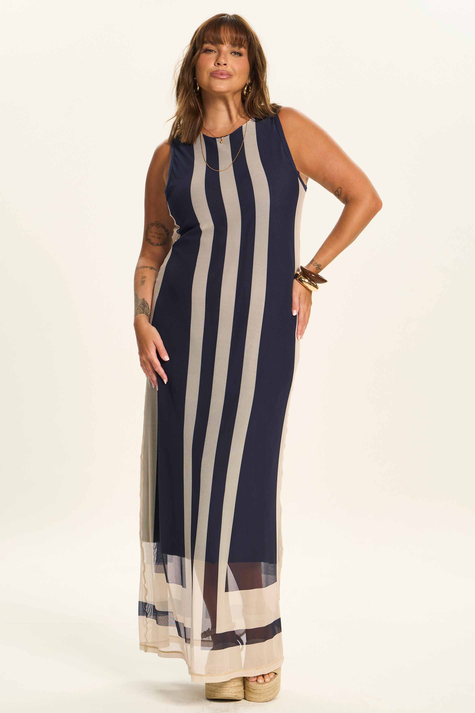 Vestido Longo Reto em Tule Estampado Duna - Doce Trama
