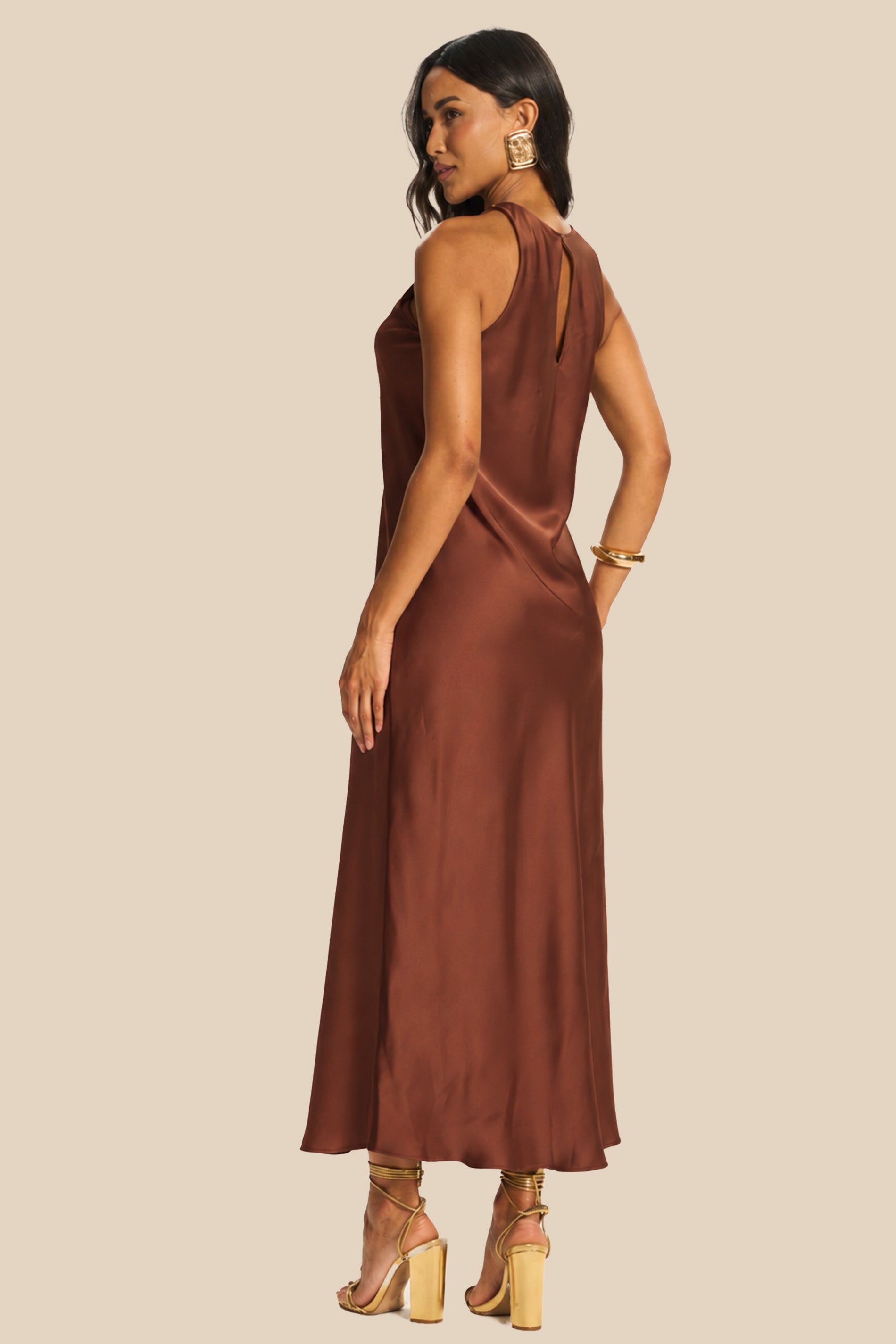 Vestido Longo Reto de Cetim Decote Alto Miragem - Doce Trama