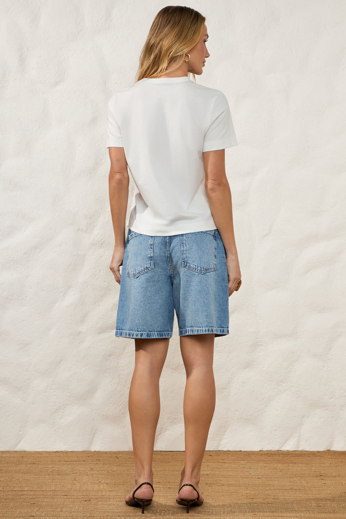T-Shirt Reta em Malha Estampa Localizada Resort - Doce Trama