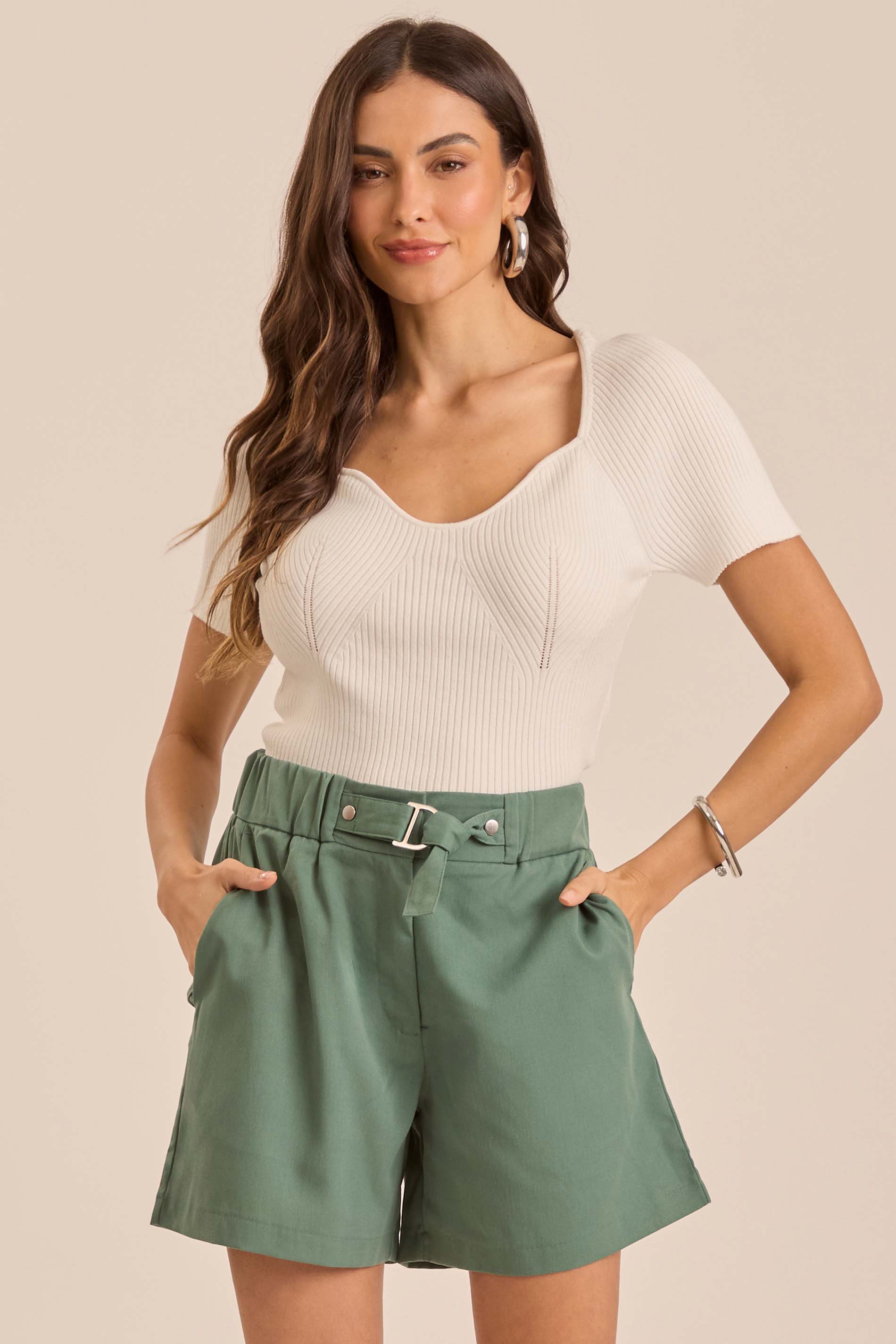 Shorts Retrô Glam em Alfaiataria
