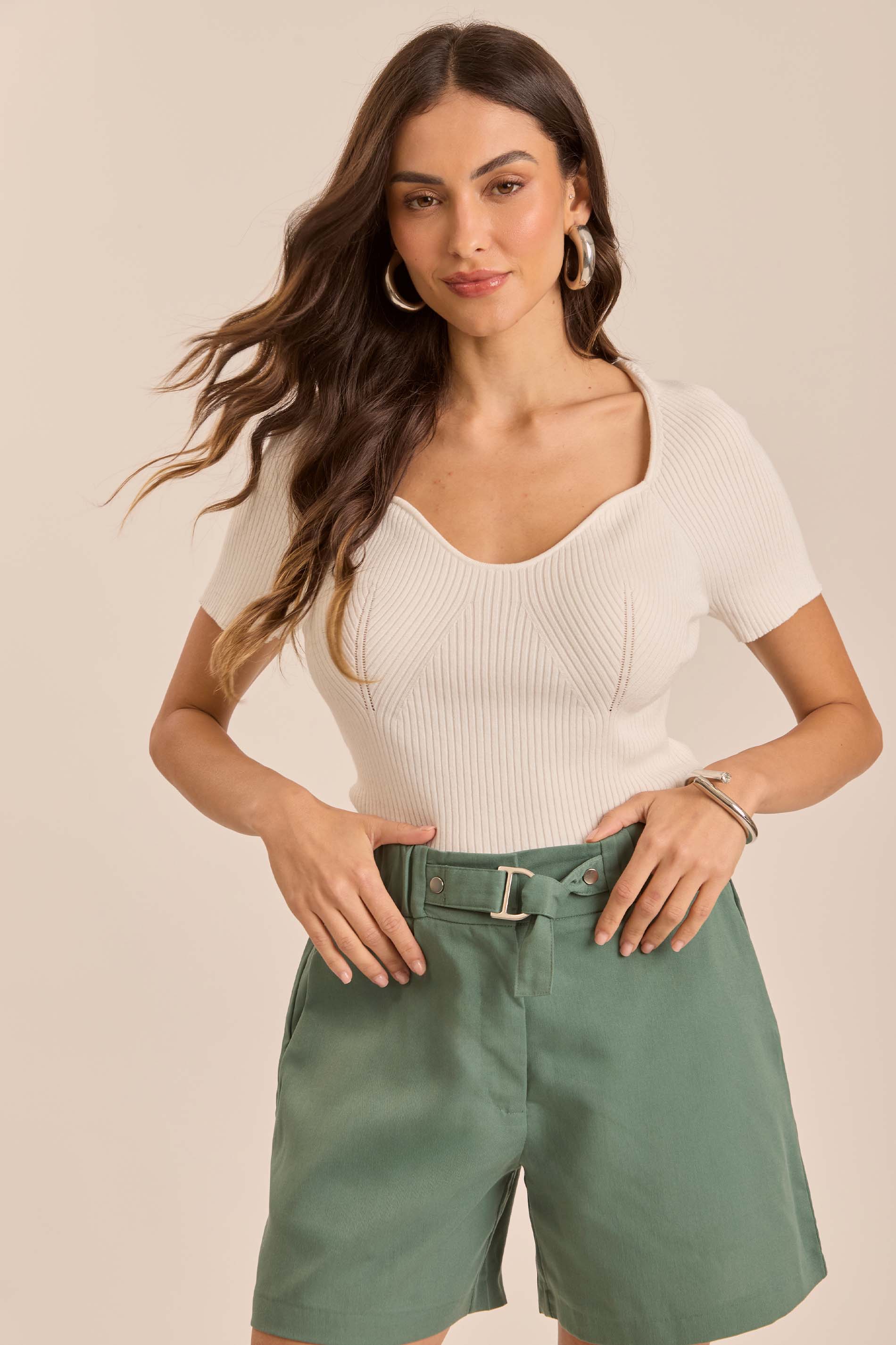Shorts Retrô Glam em Alfaiataria