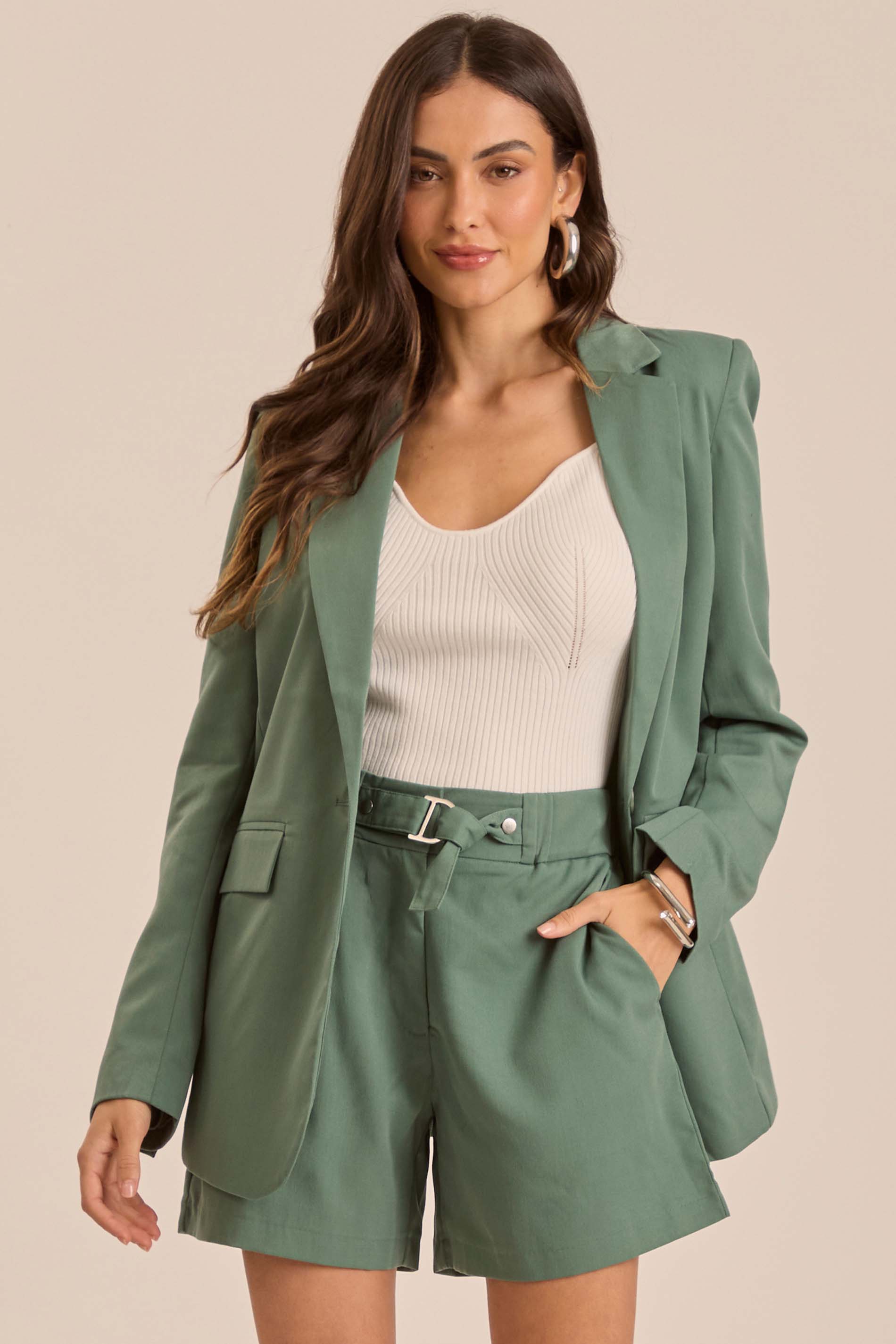 Shorts Retrô Glam em Alfaiataria