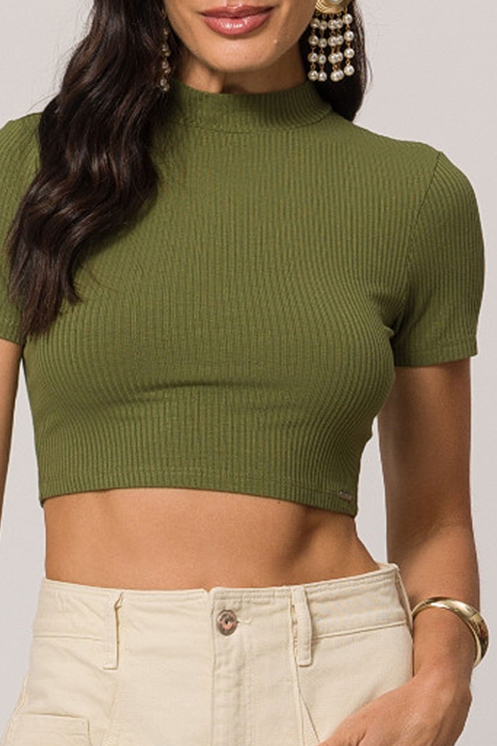 Blusa cropped em ribana com gola padre