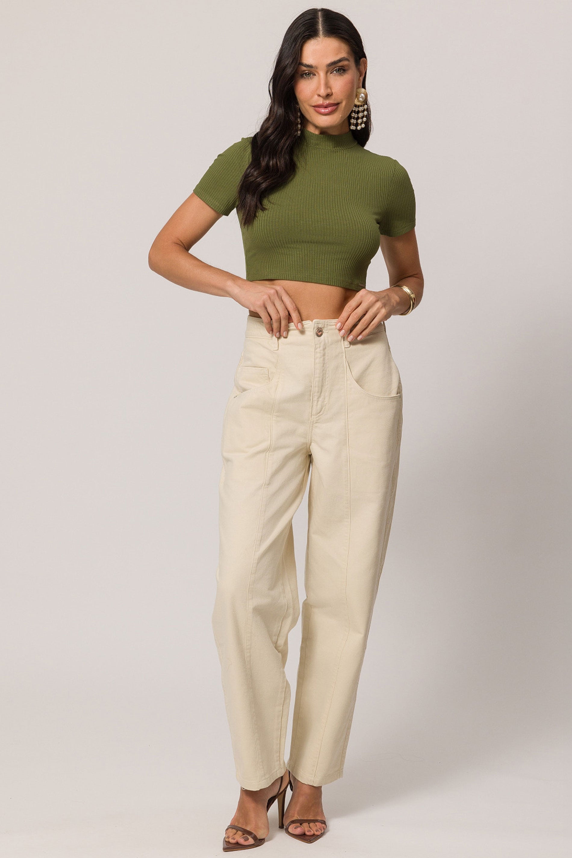 Blusa cropped em ribana com gola padre