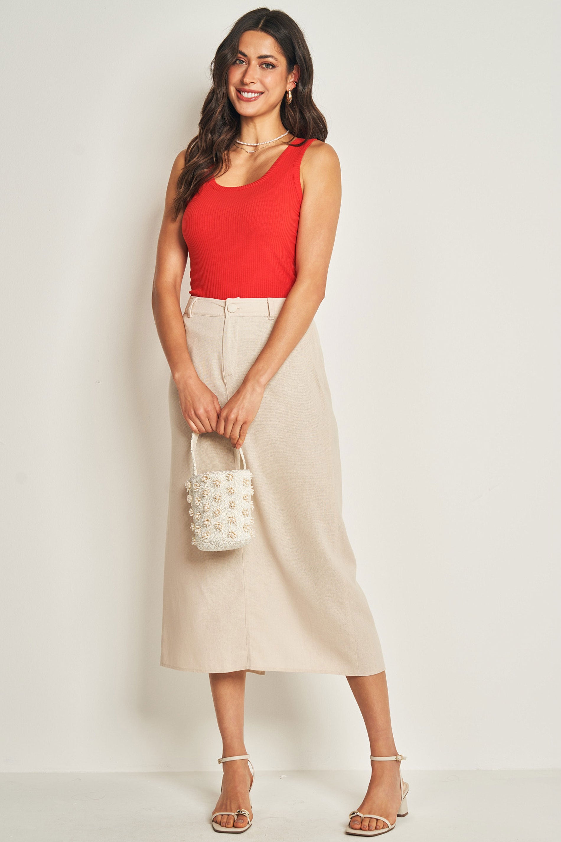 Blusa de alça em ribana com caimento slim