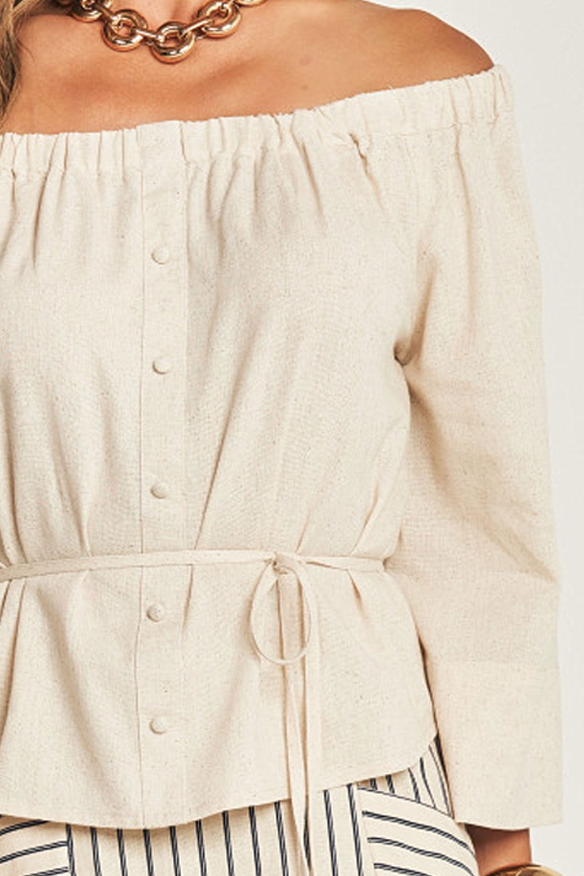 Camisa ombro a ombro em tela linen clássica