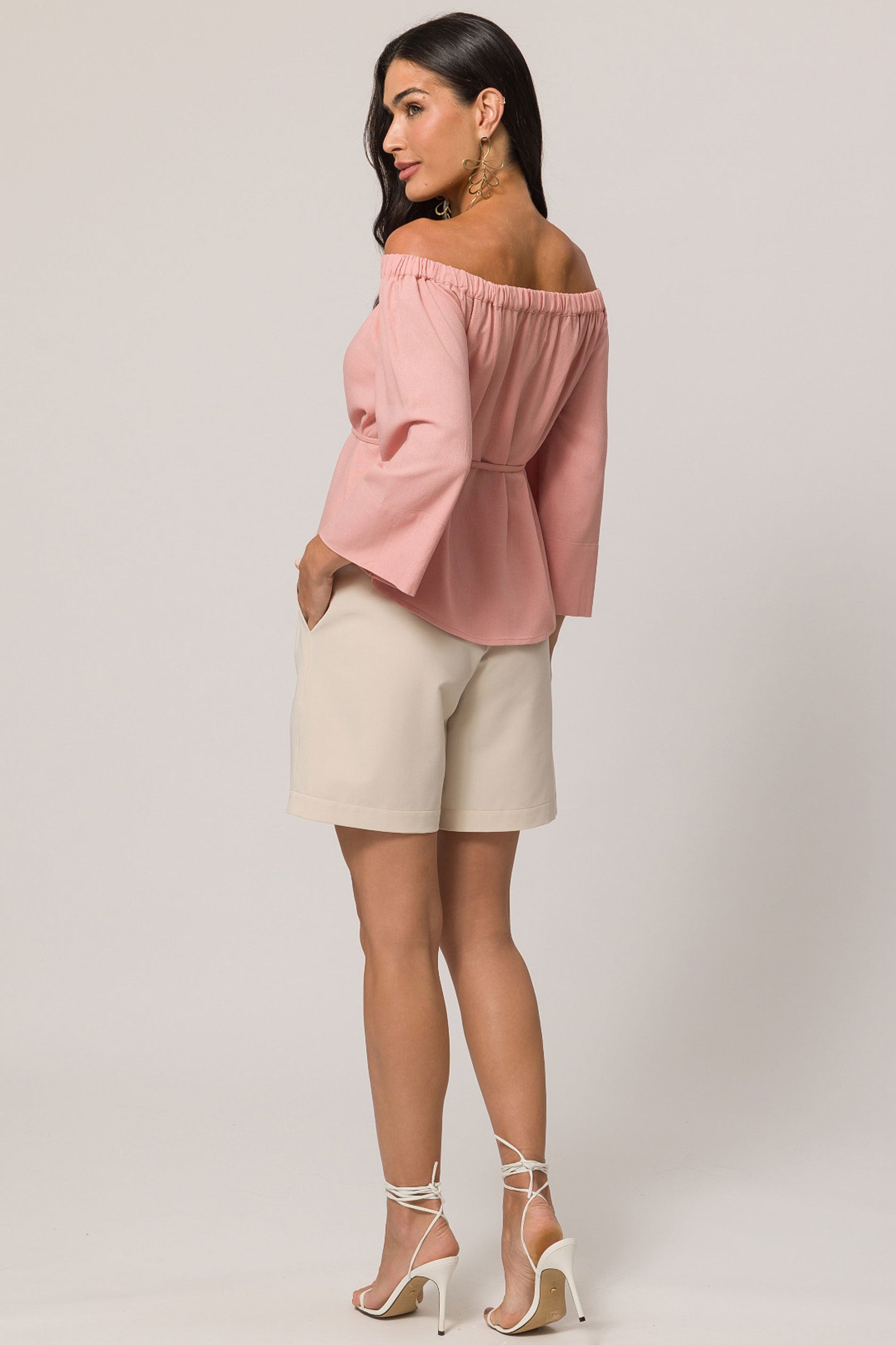 Camisa ombro a ombro em tela linen clássica