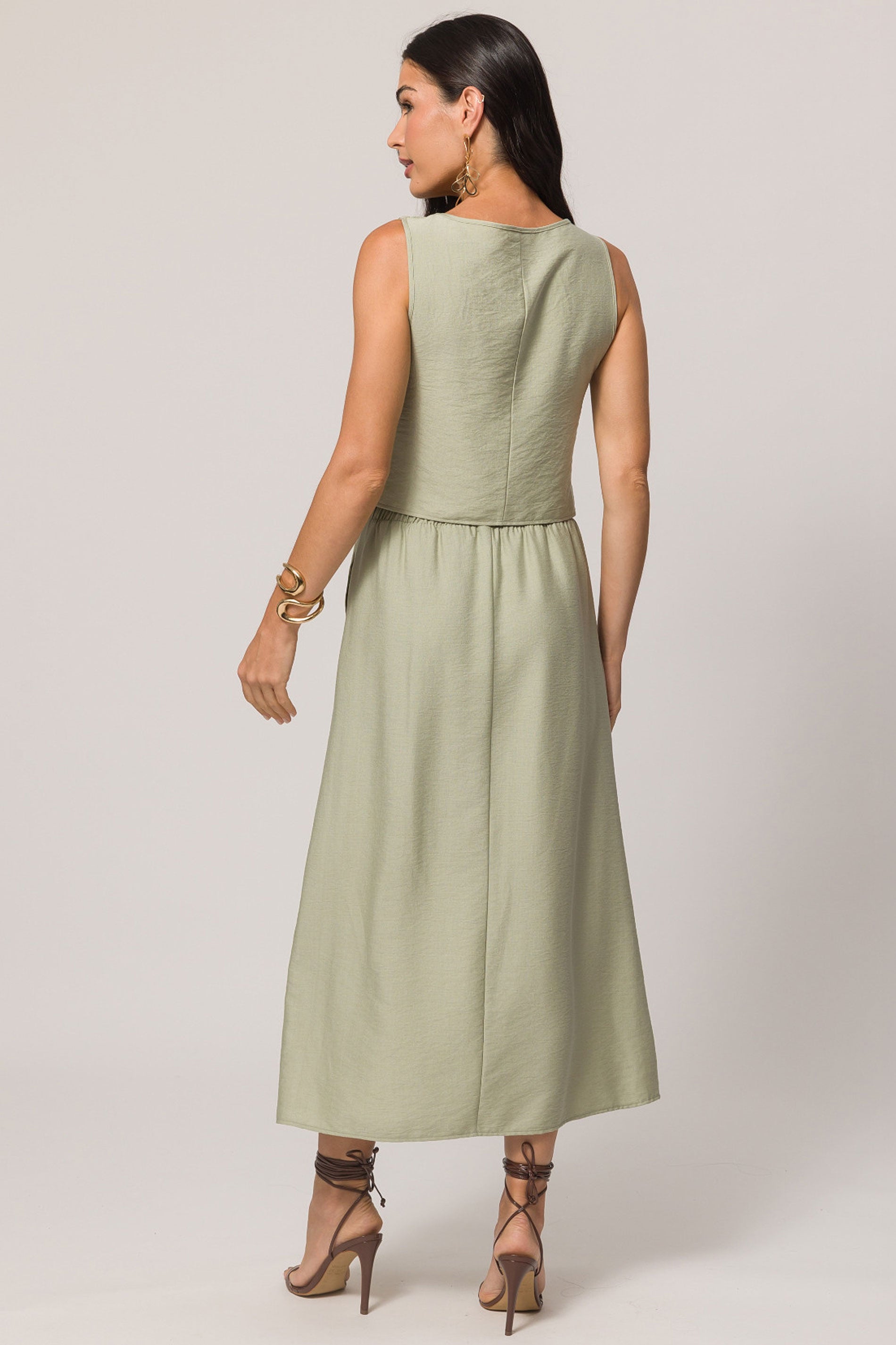 Blusa cavada quadrada em viscoflow