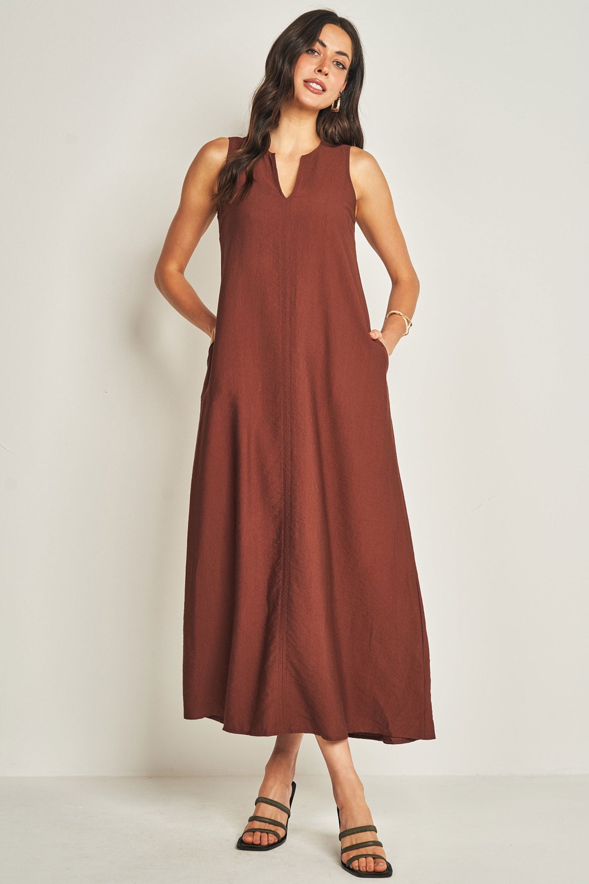 Vestido longo sem manga em viscoflow