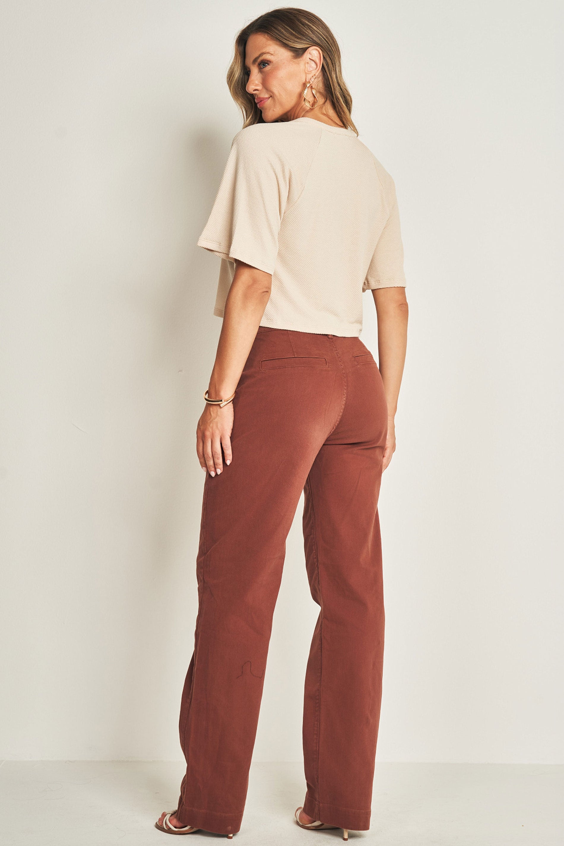 Blusa solta de manga curta em malha new favo