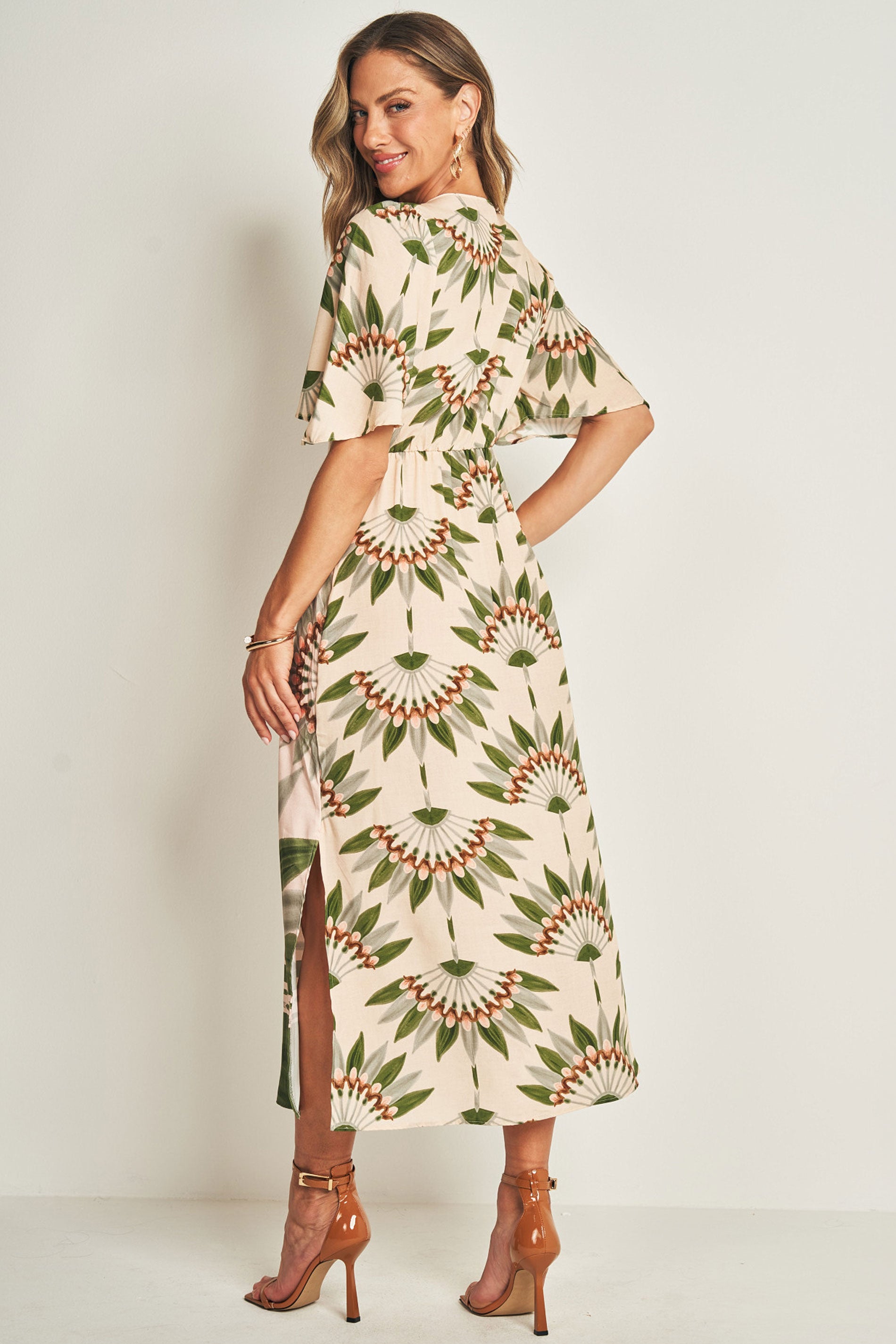 Vestido longo de manga curta em viscose e sarja