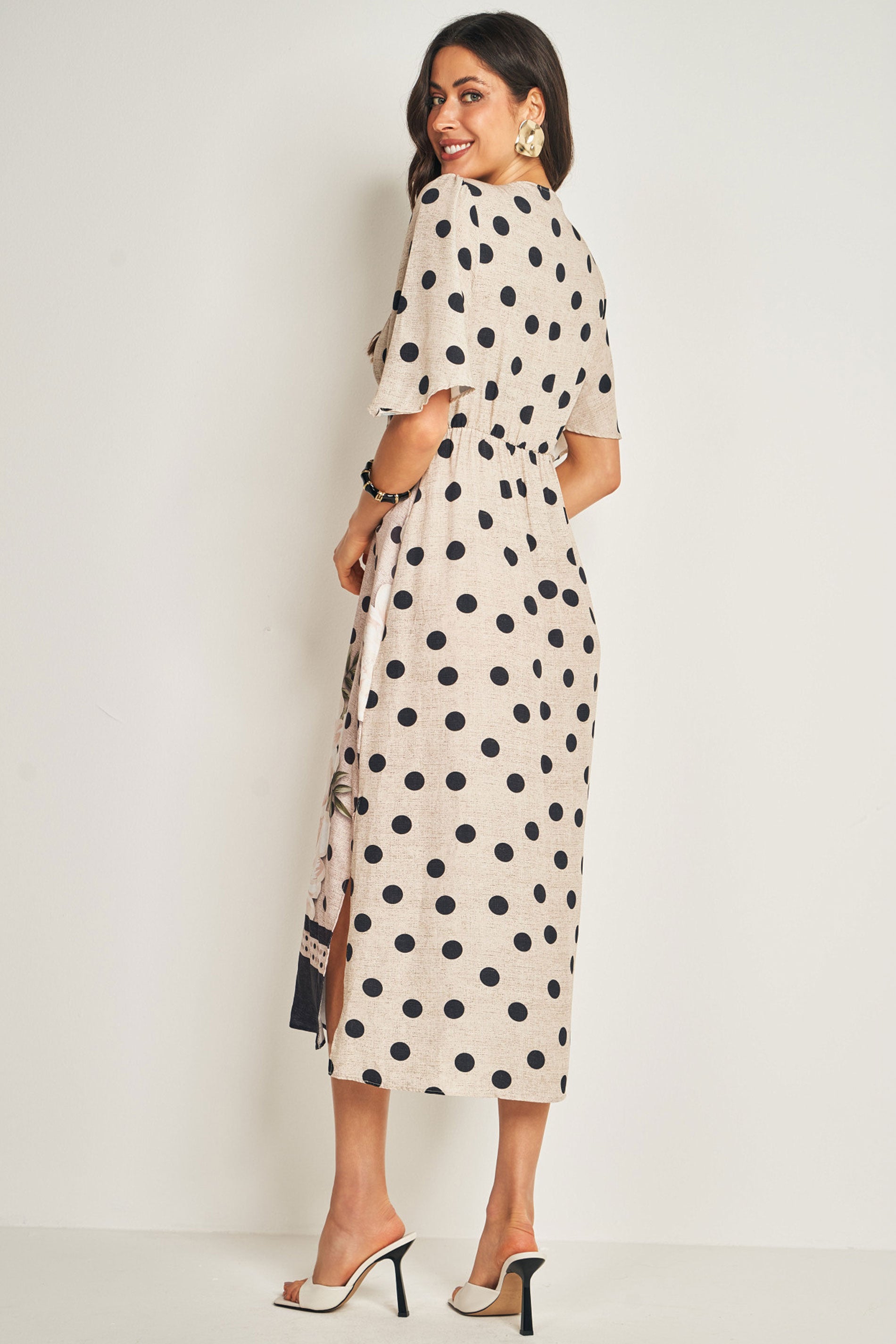 Vestido longo de manga curta em viscose e sarja