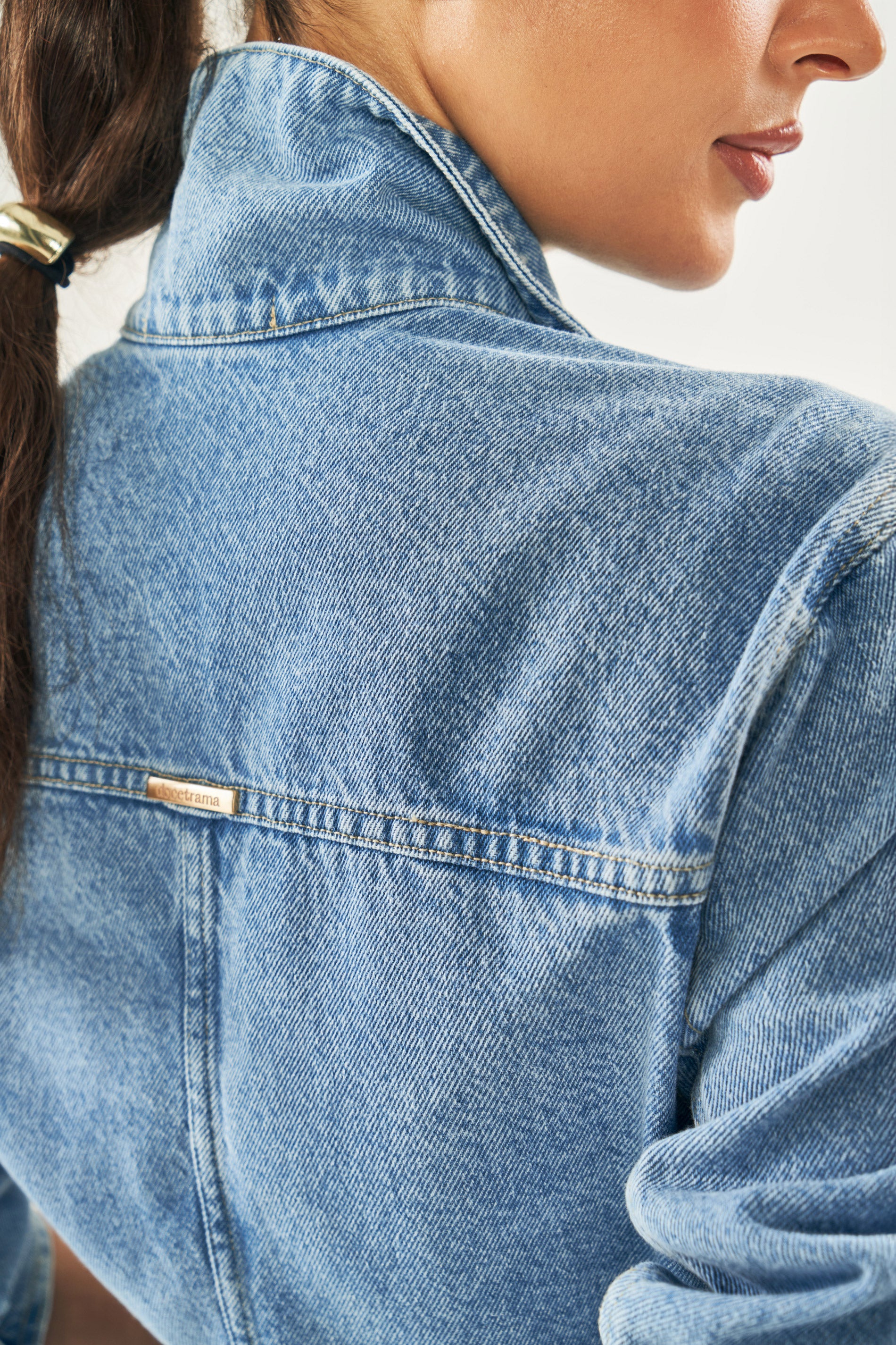 Jaqueta Jeans com Botões Decorativos