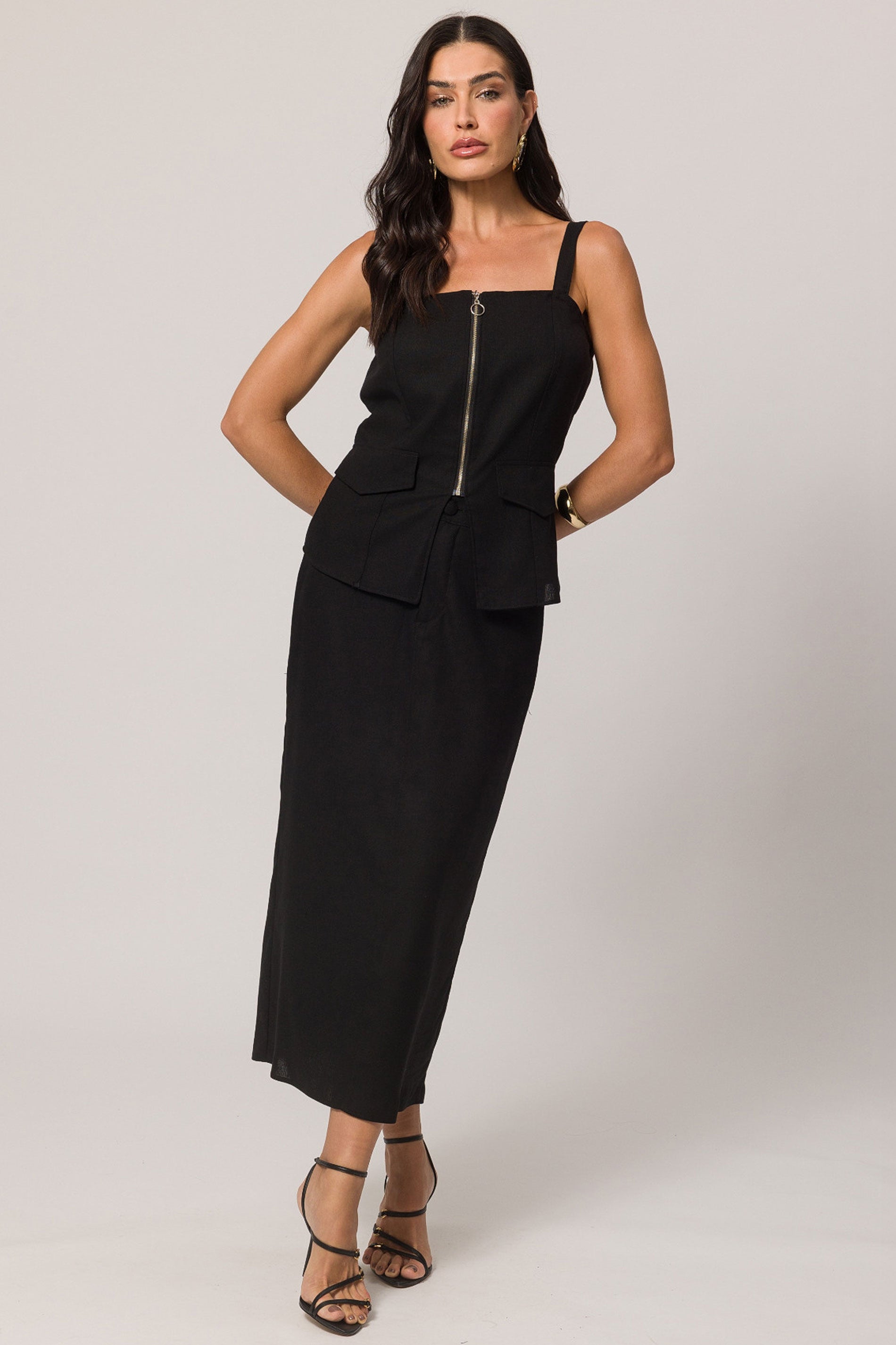 Blusa de alça em plano linen com zíper