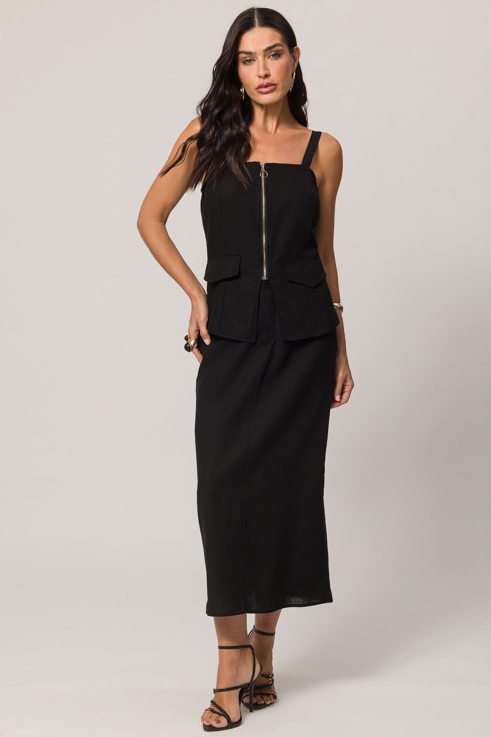 Saia midi em plano linen com botão