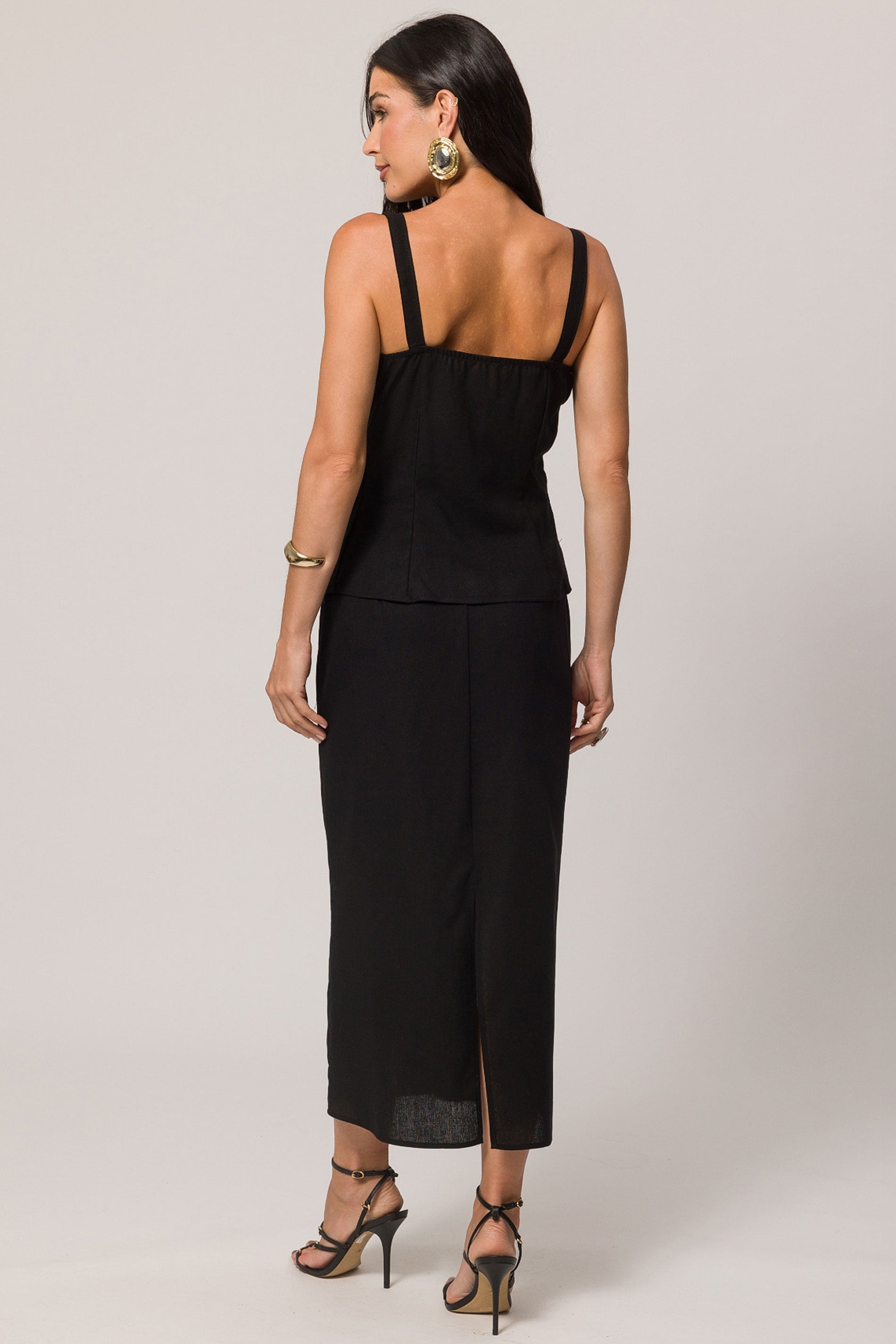 Saia midi em plano linen com botão