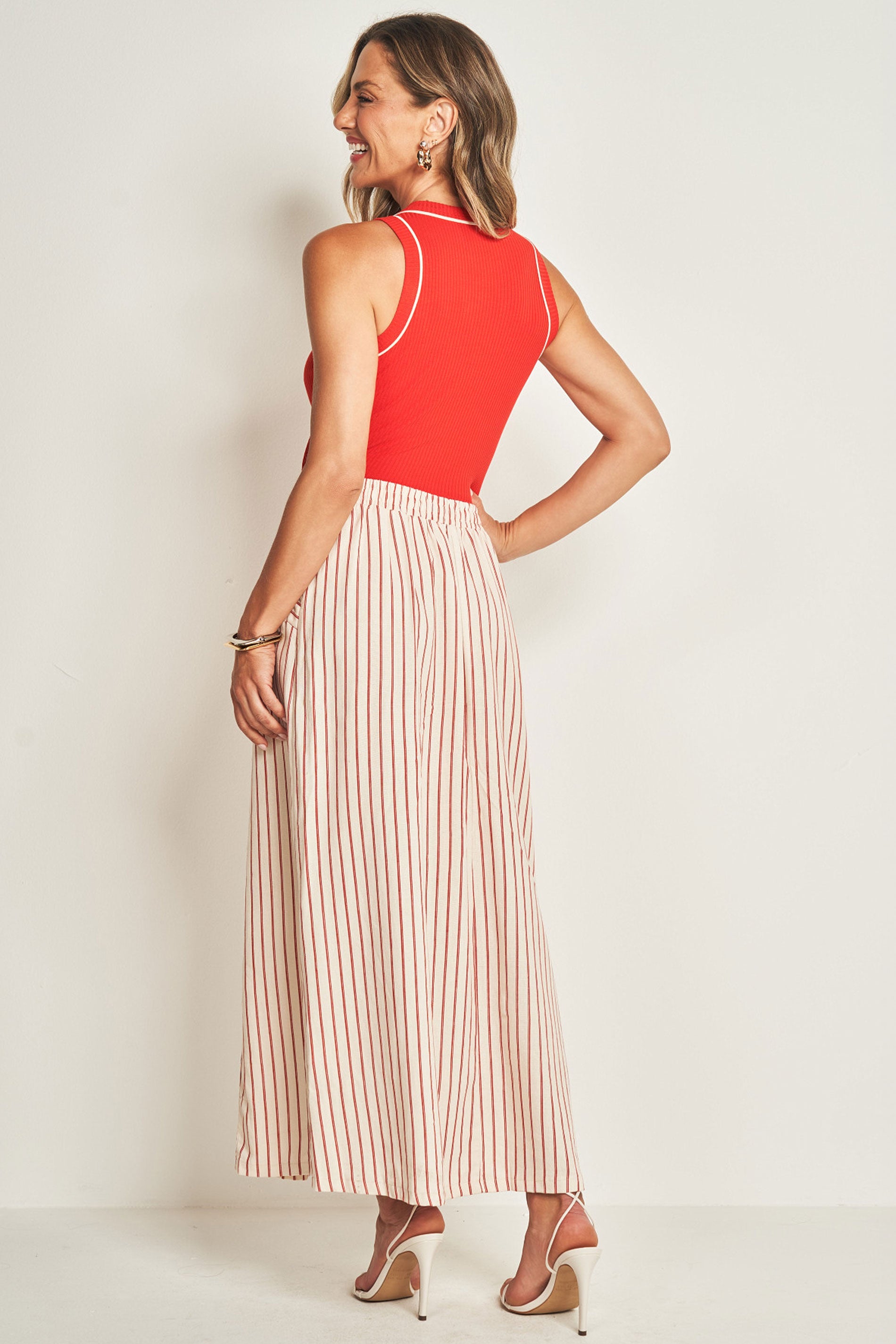 Saia longa em plano linen com listras