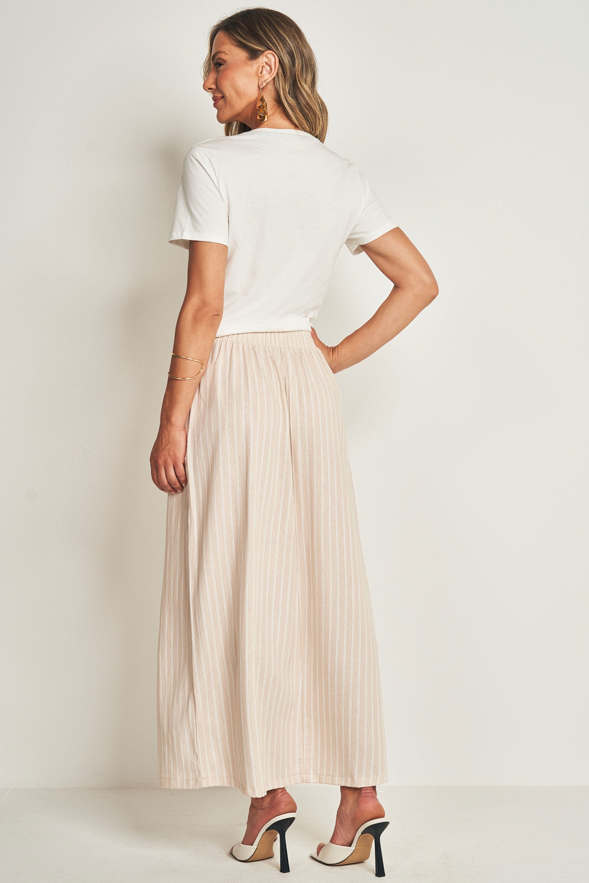 Saia longa em plano linen com listras