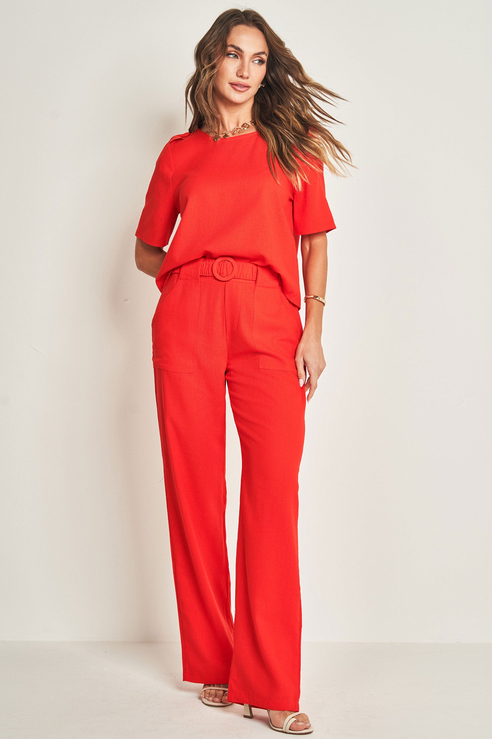 Calça em plano linen com caimento reto