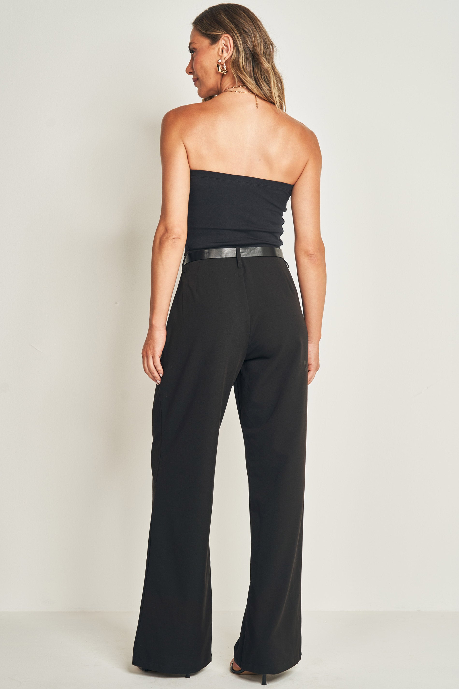 Top sem alça em malha bodycon