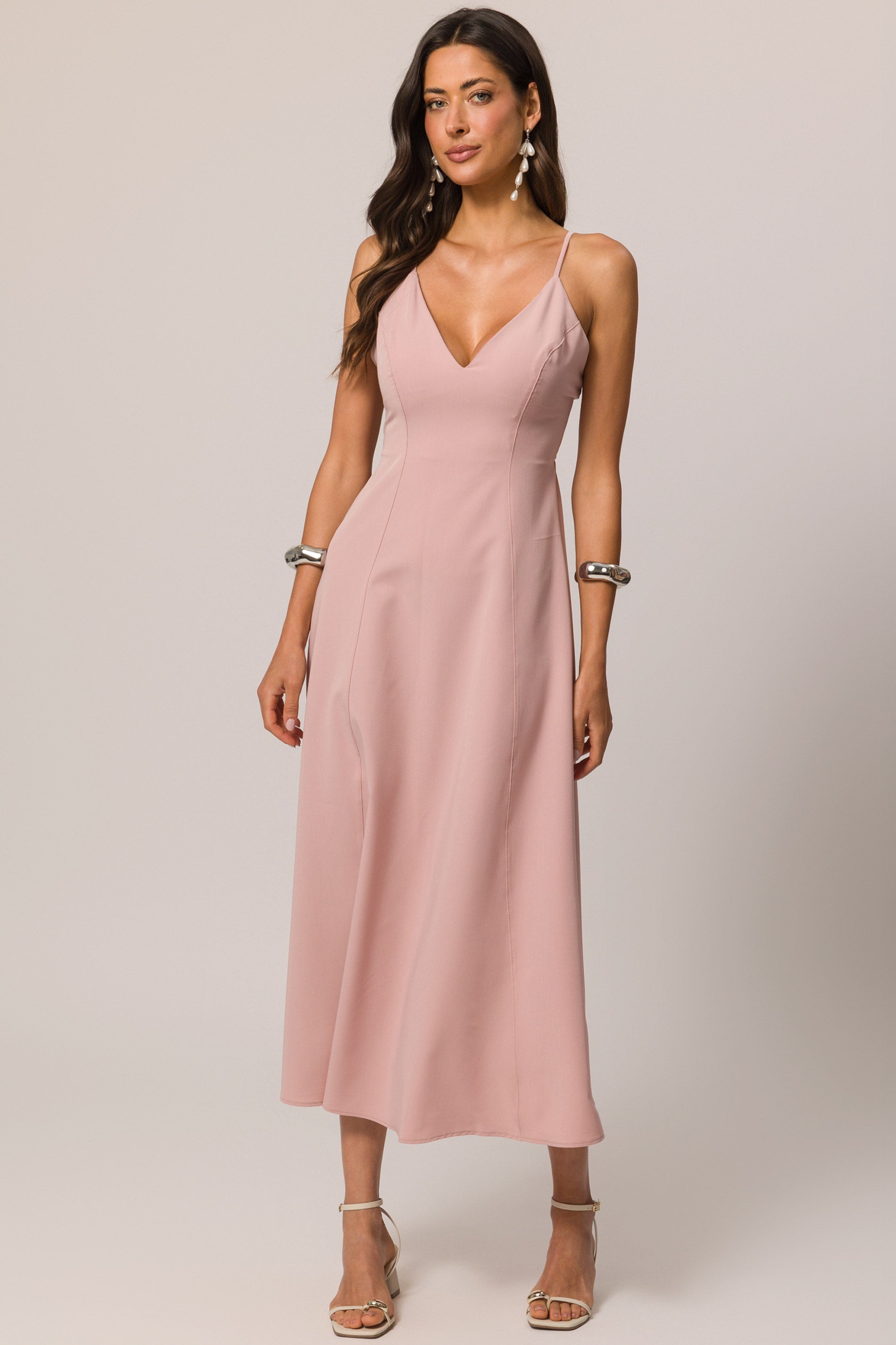 Vestido midi de alça em sarja alfaiataria