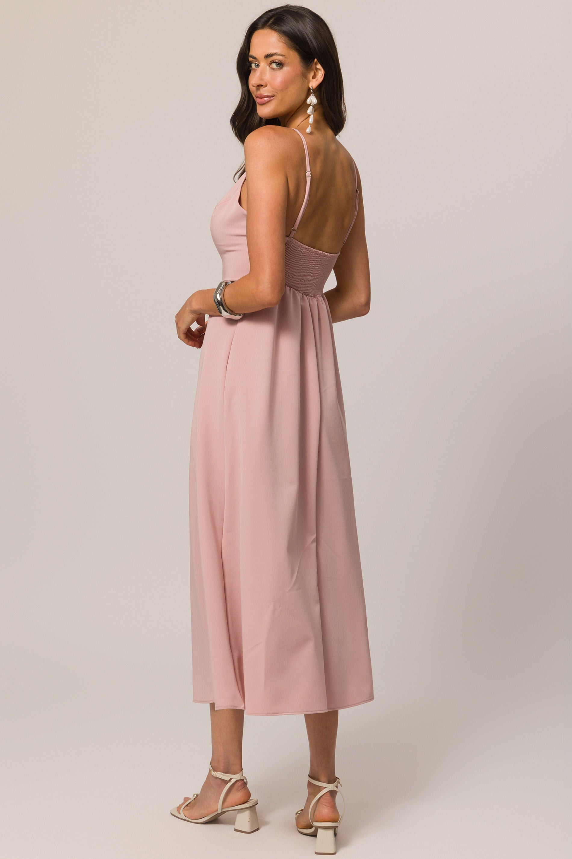 Vestido midi de alça em sarja alfaiataria