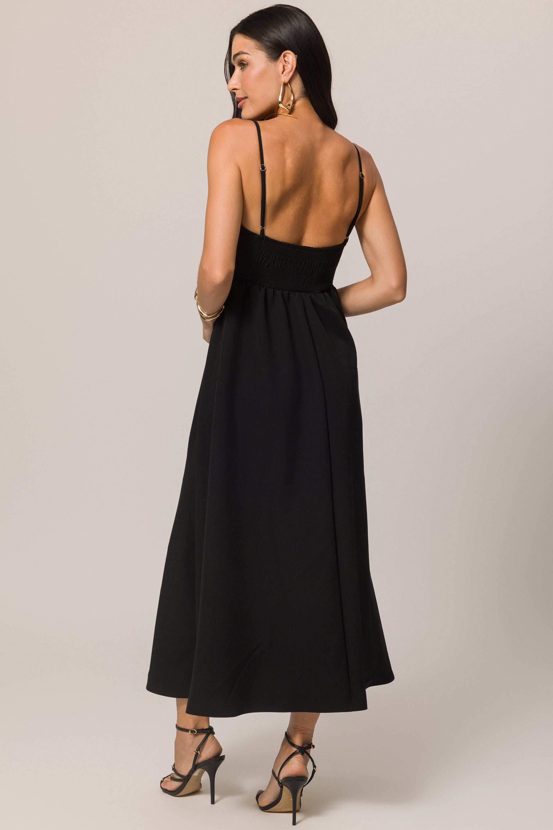 Vestido midi de alça em sarja alfaiataria