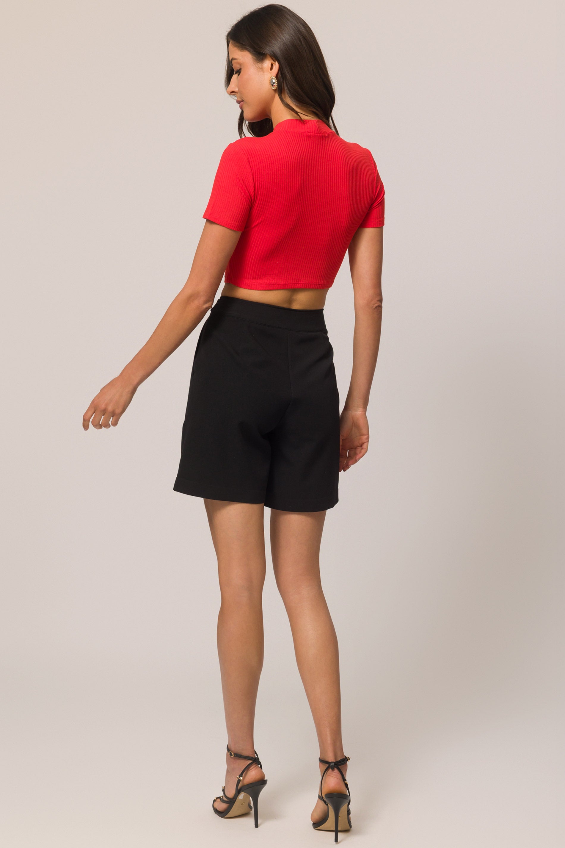 Bermuda em alfaiataria comfy com bolso faca