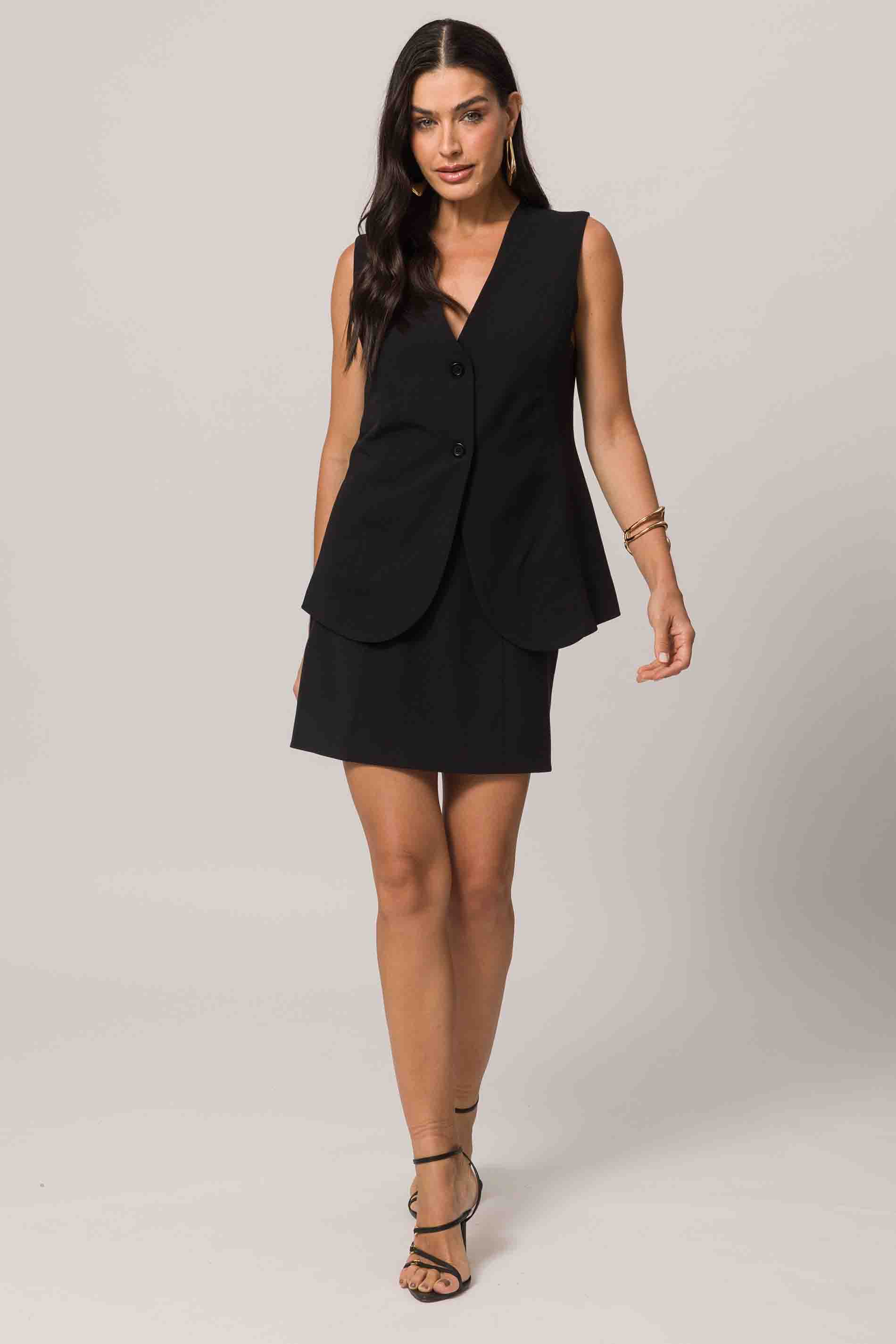 Colete em plano alfaiataria comfy