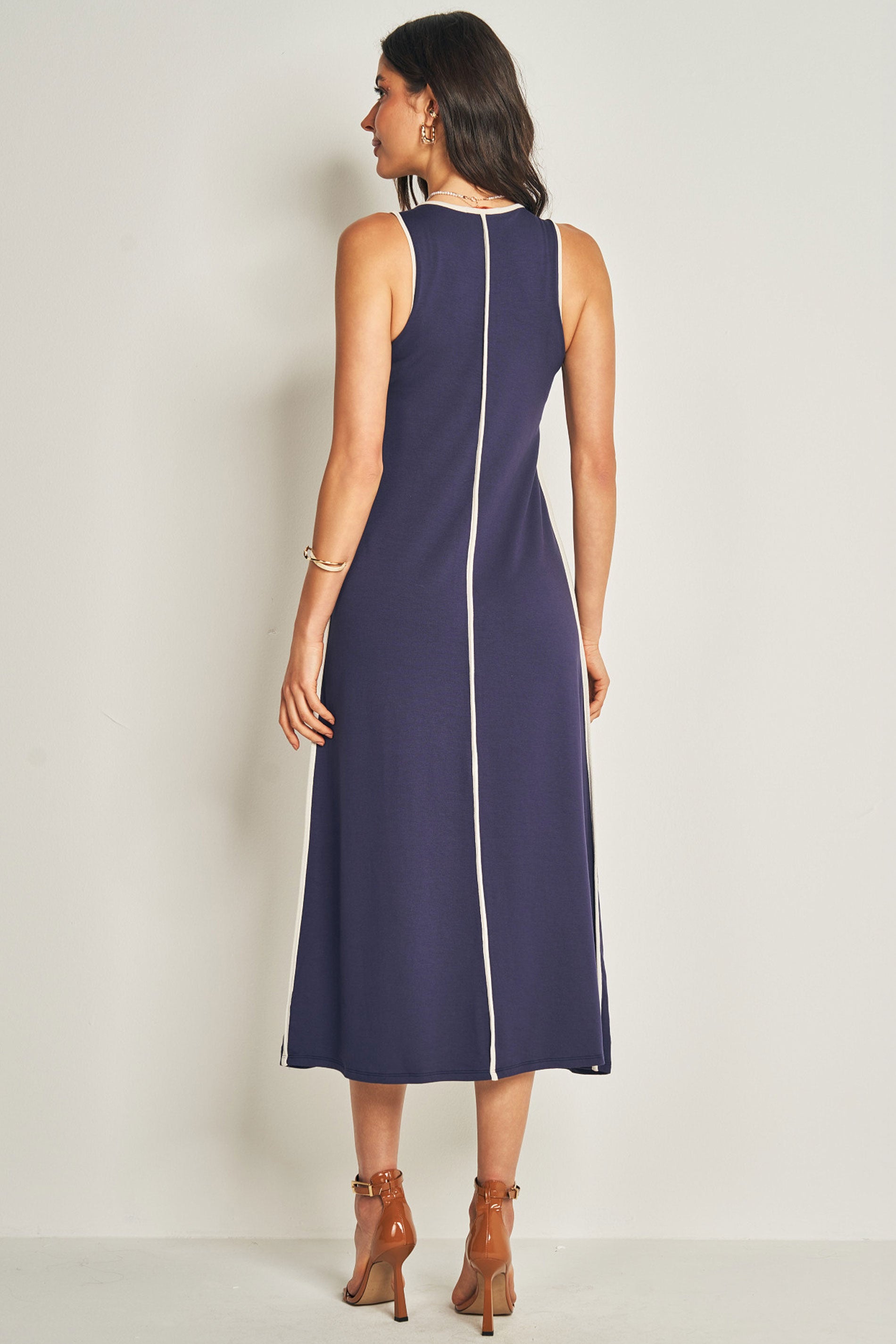 Vestido longo sem manga em moletinho de viscose