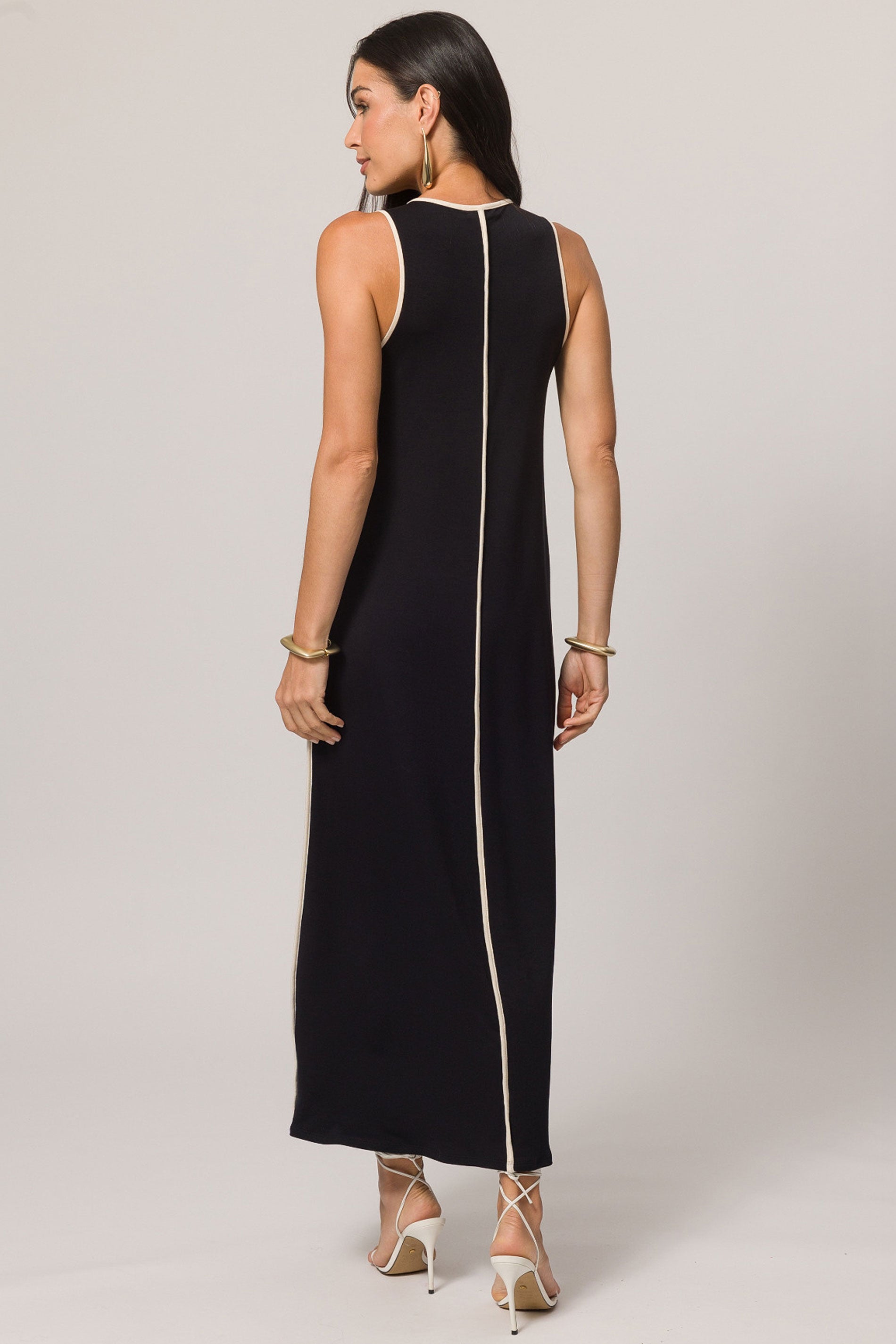 Vestido longo sem manga em moletinho de viscose