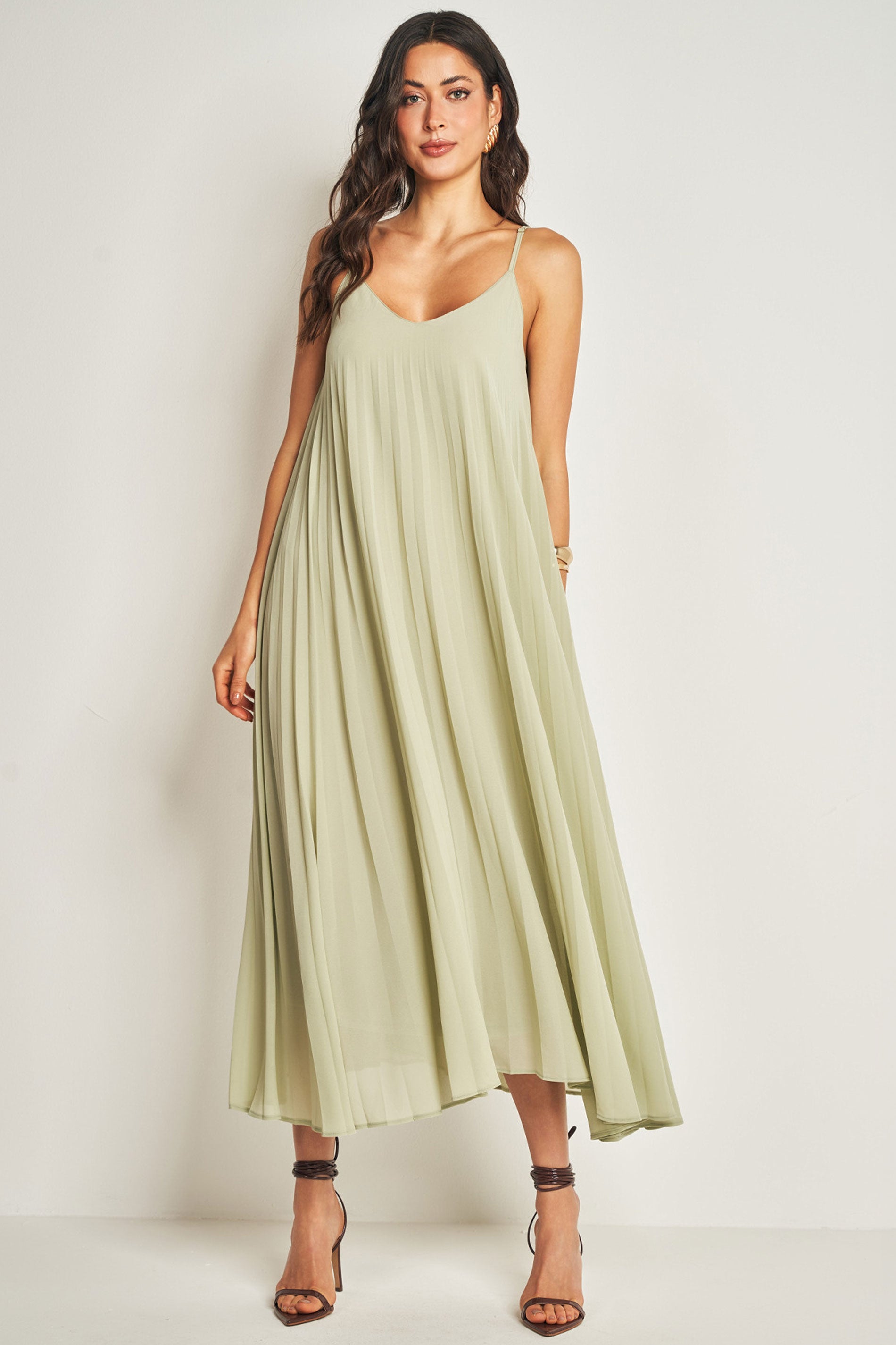 Vestido longo de alça em chiffon soft com decote V