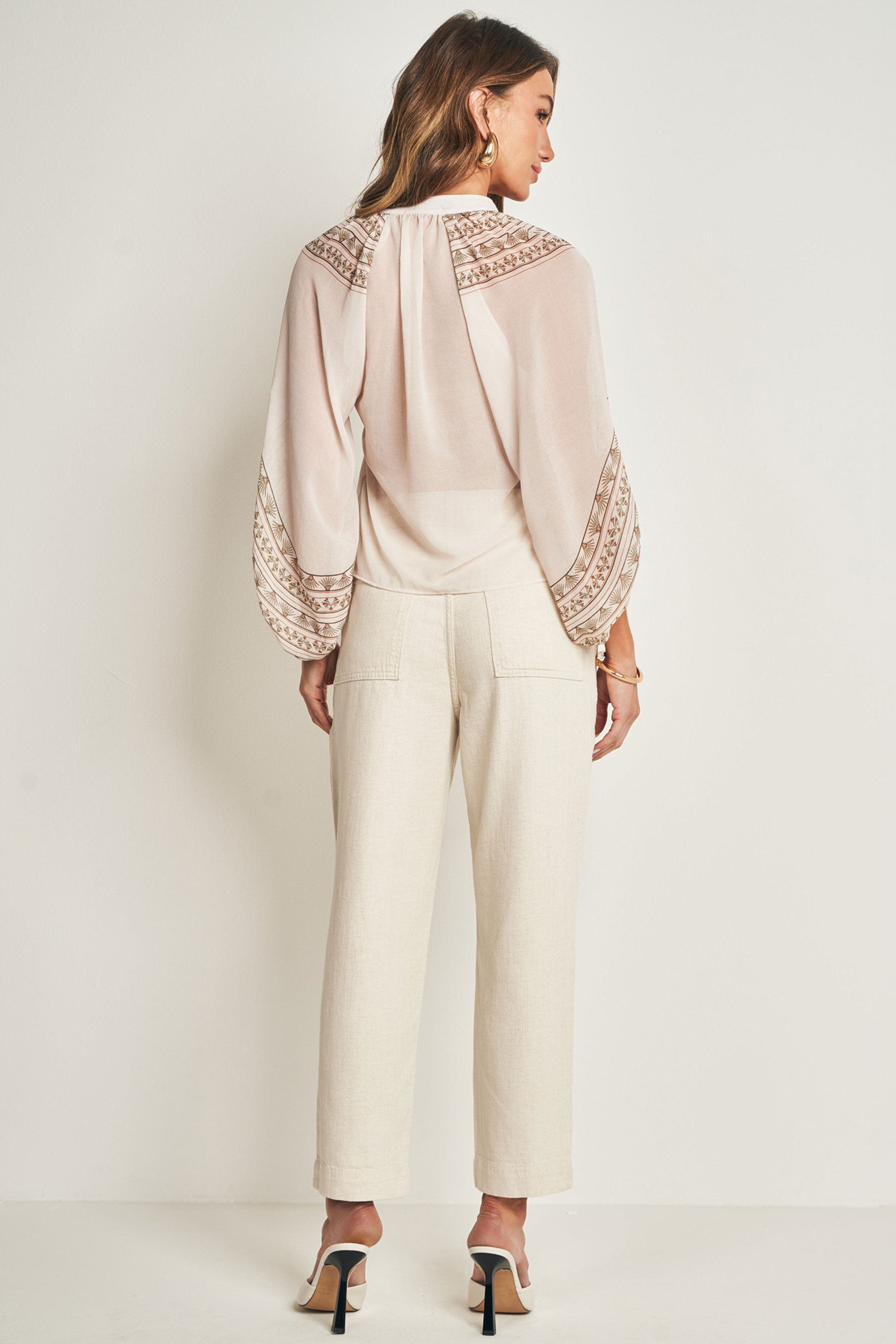 Blusa de Manga 3/4 em Plano Chiffon Soft