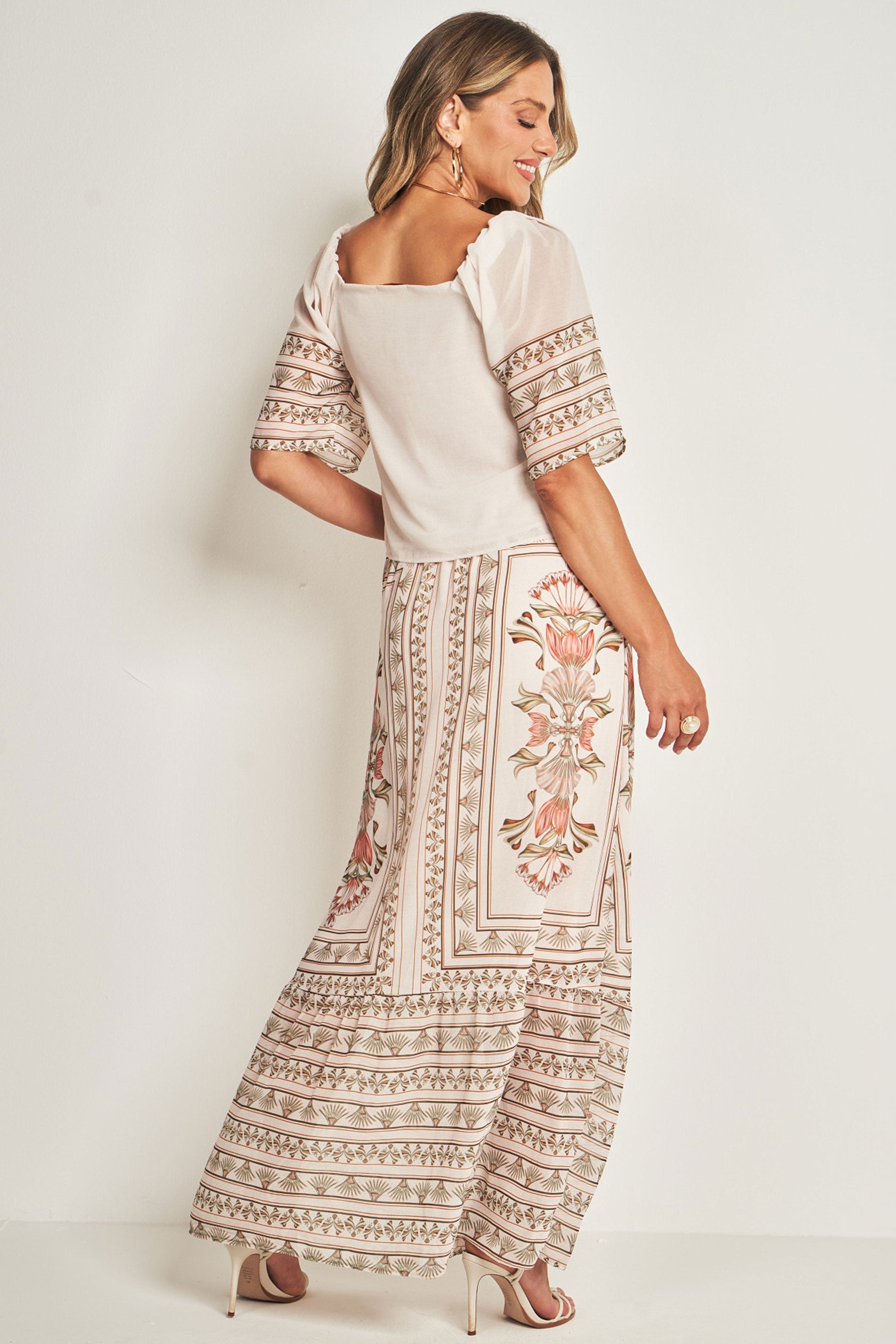 Saia Longa em Plano Chiffon Soft