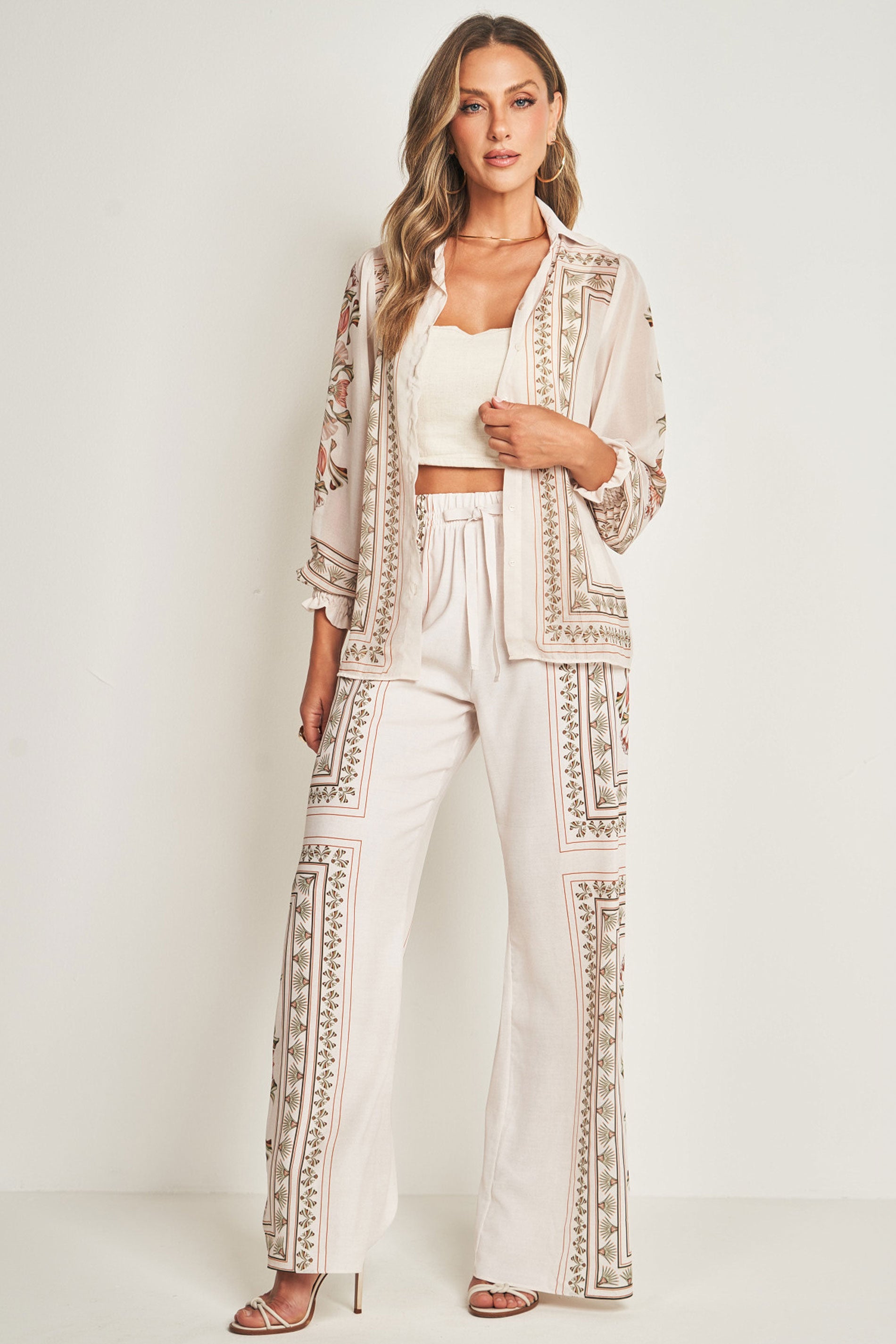 Camisa de Manga Longa em Plano Chiffon Soft