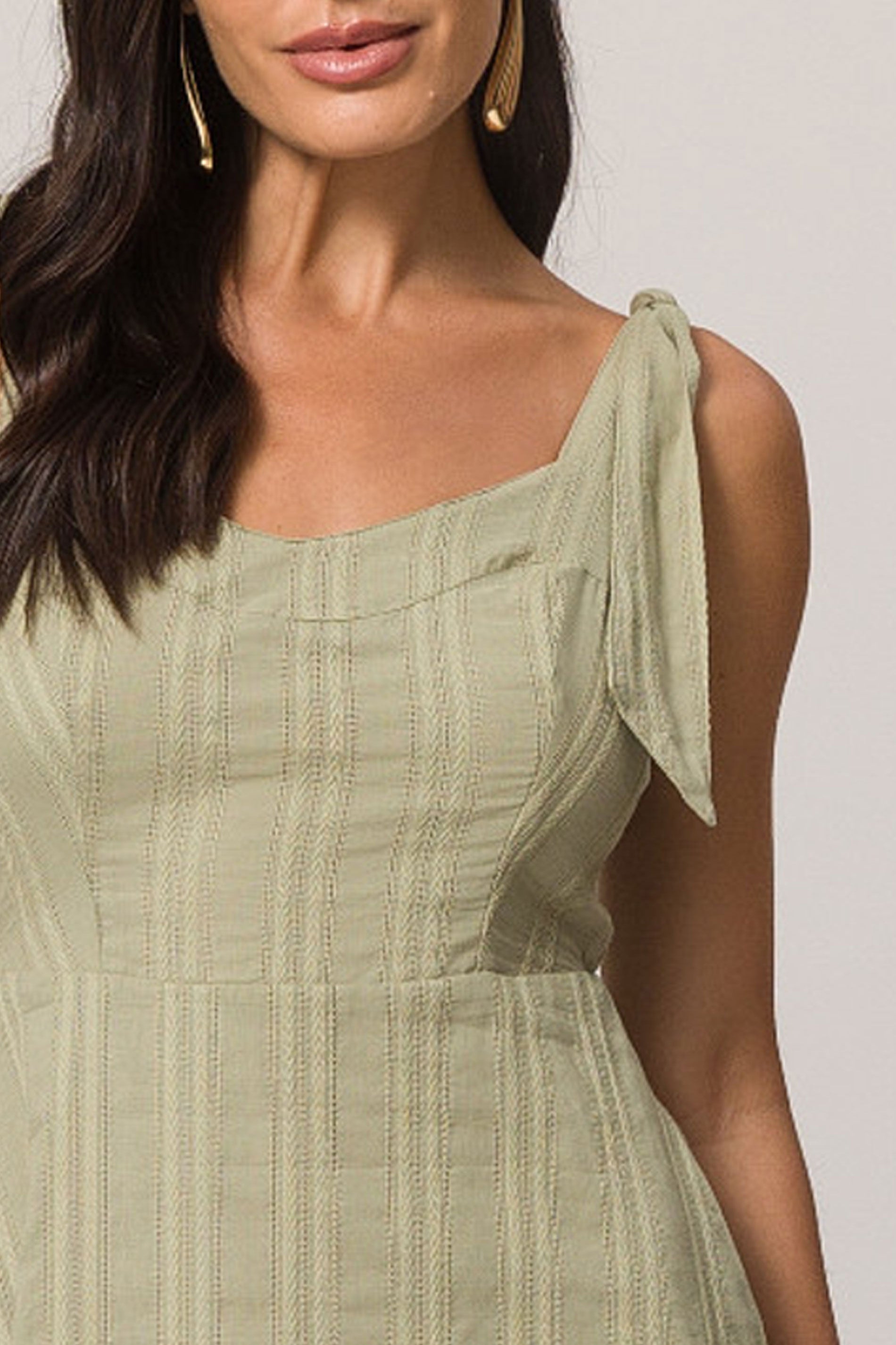 Vestido Midi de Alça em Plano Cambraia Listrada