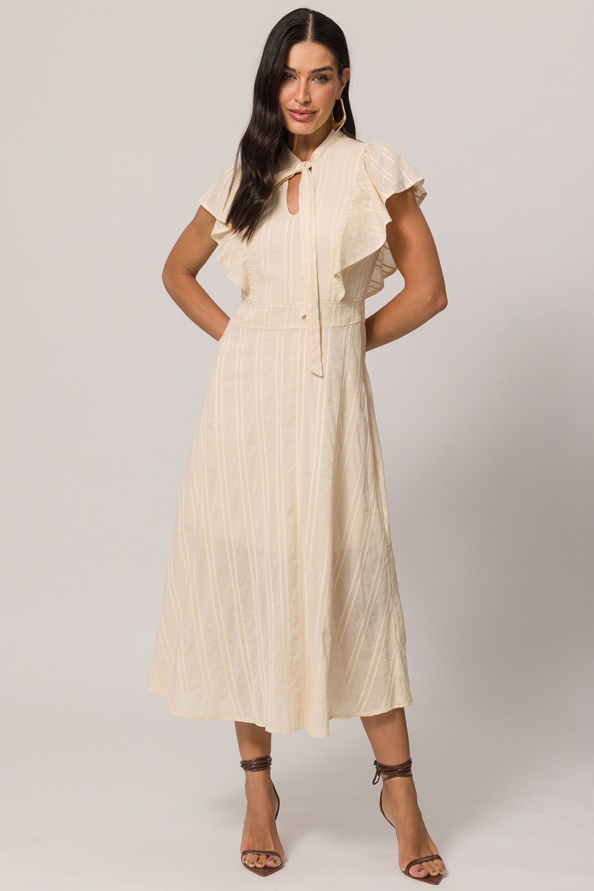 Vestido Midi de Manga Curta em Plano Cambraia Listrada