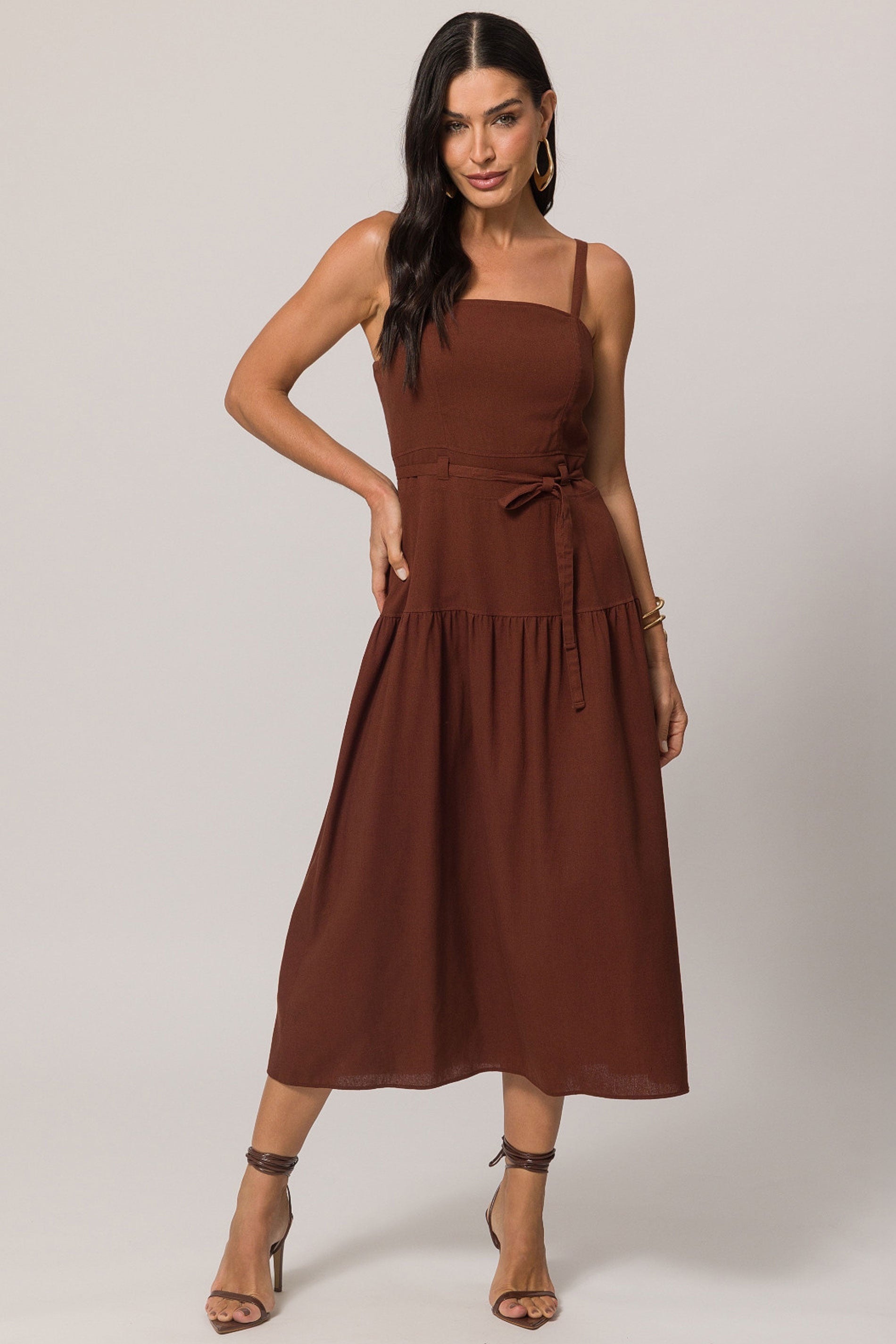 Vestido Midi de Alça em Plano Linen