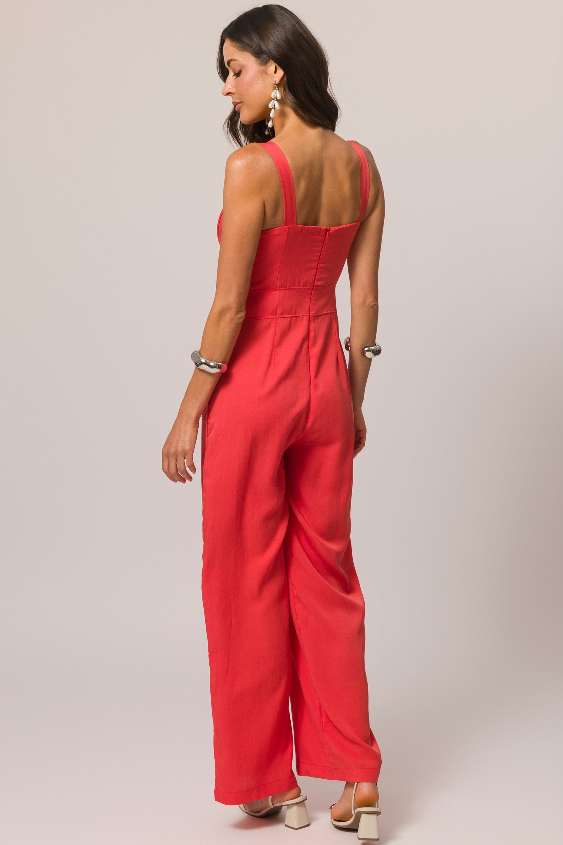 Macacão de alça em plano tencel