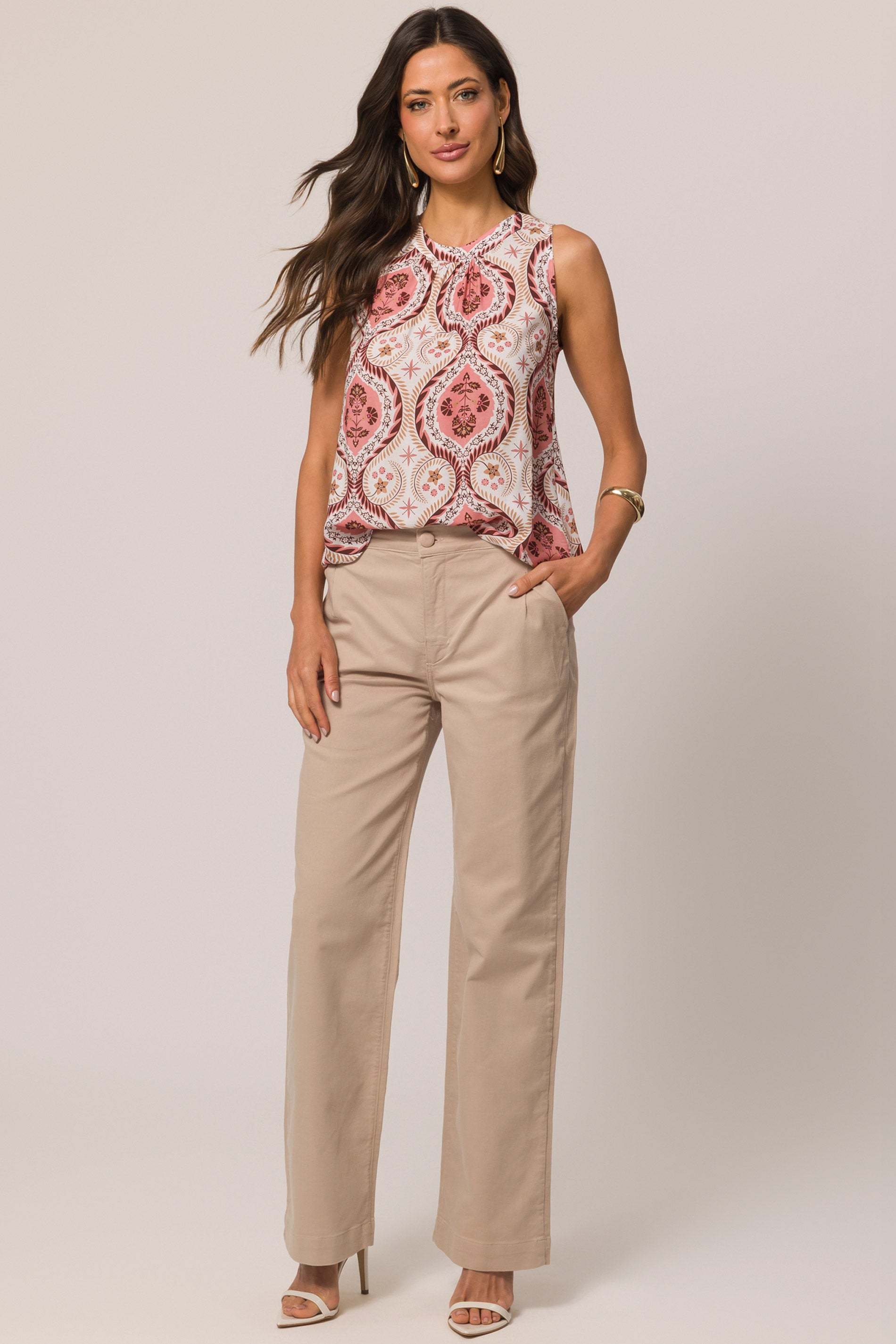 Blusa frente única com recorte gota