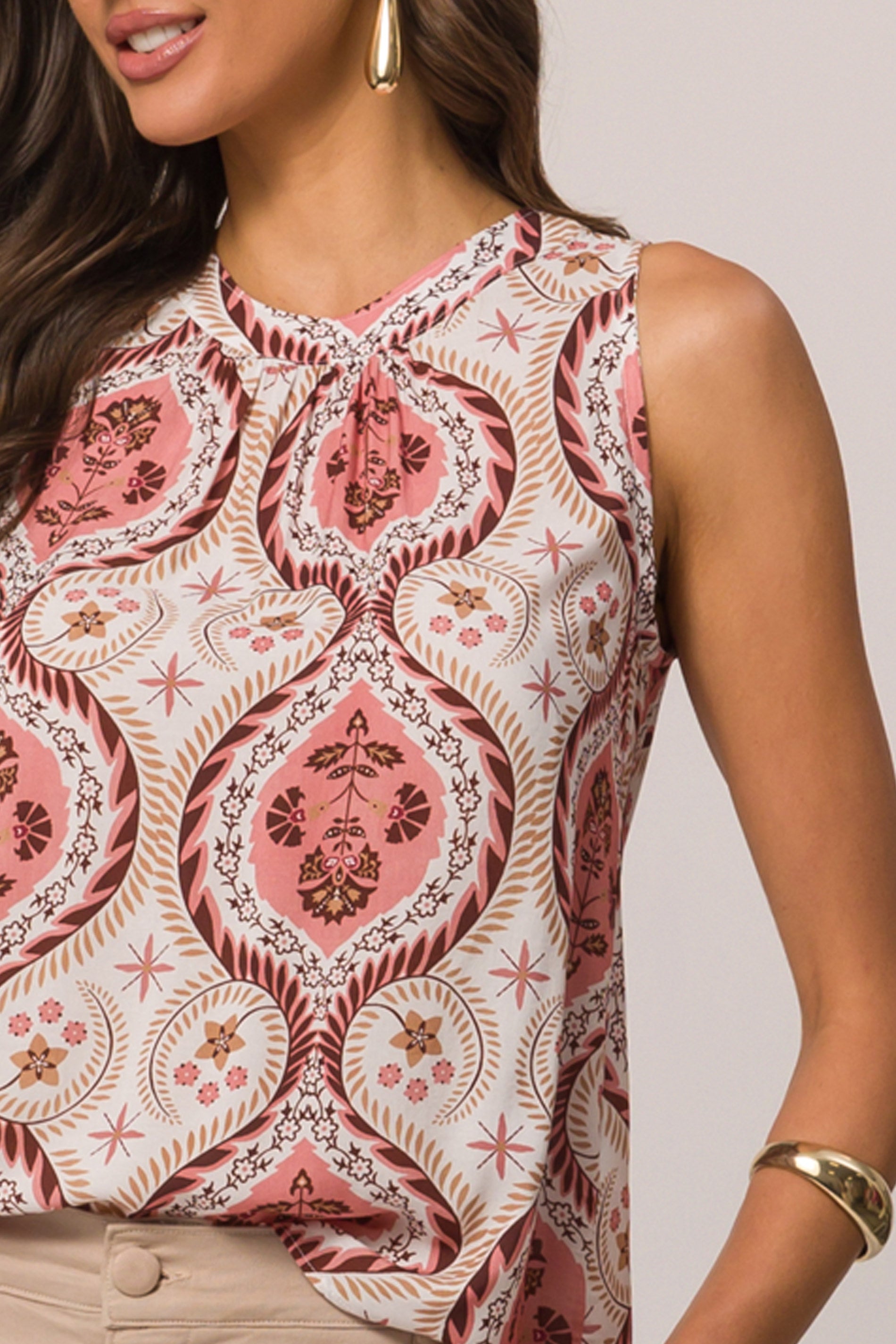 Blusa frente única com recorte gota