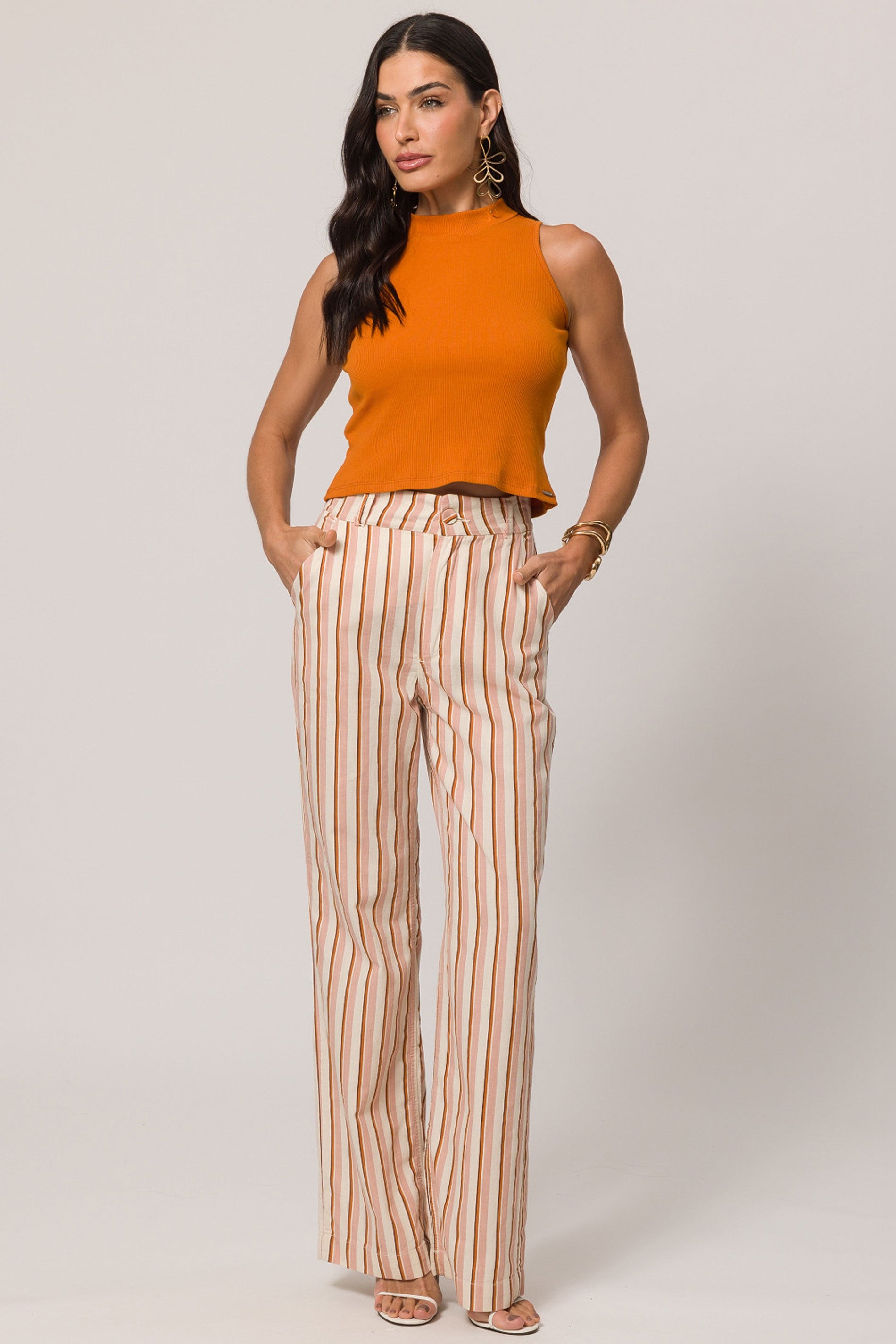 Calça Reta Cintura Alta Peônia em Sarja Listrada