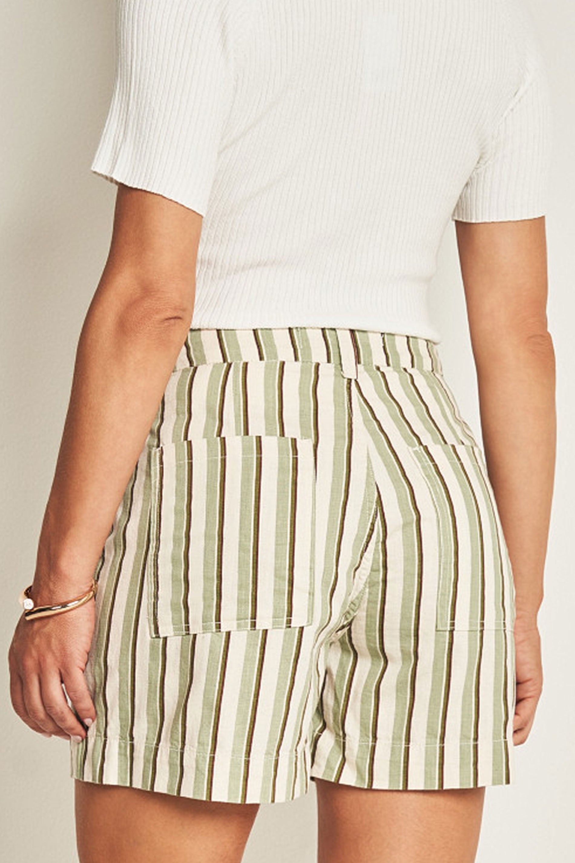 Shorts Cintura Alta em Sarja