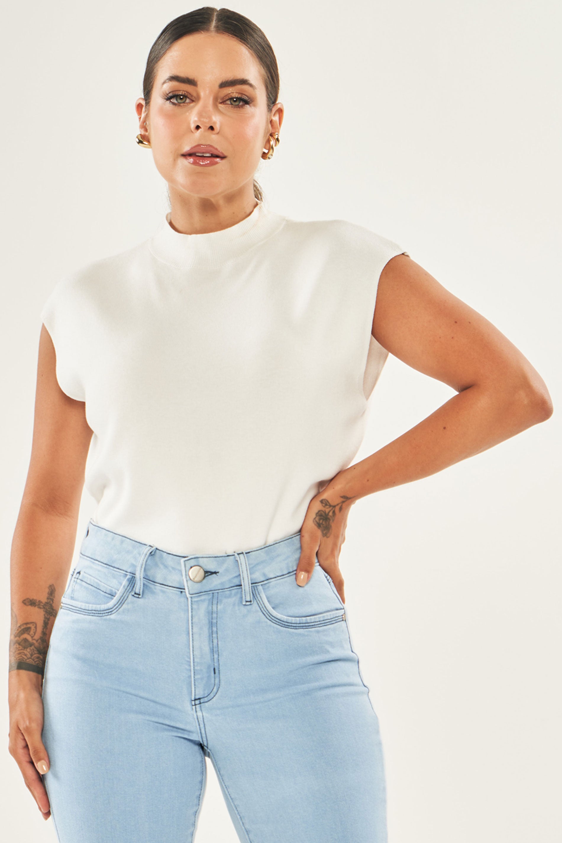 Calça Flare Cintura Alta Jasmim em Jeans com Elastano