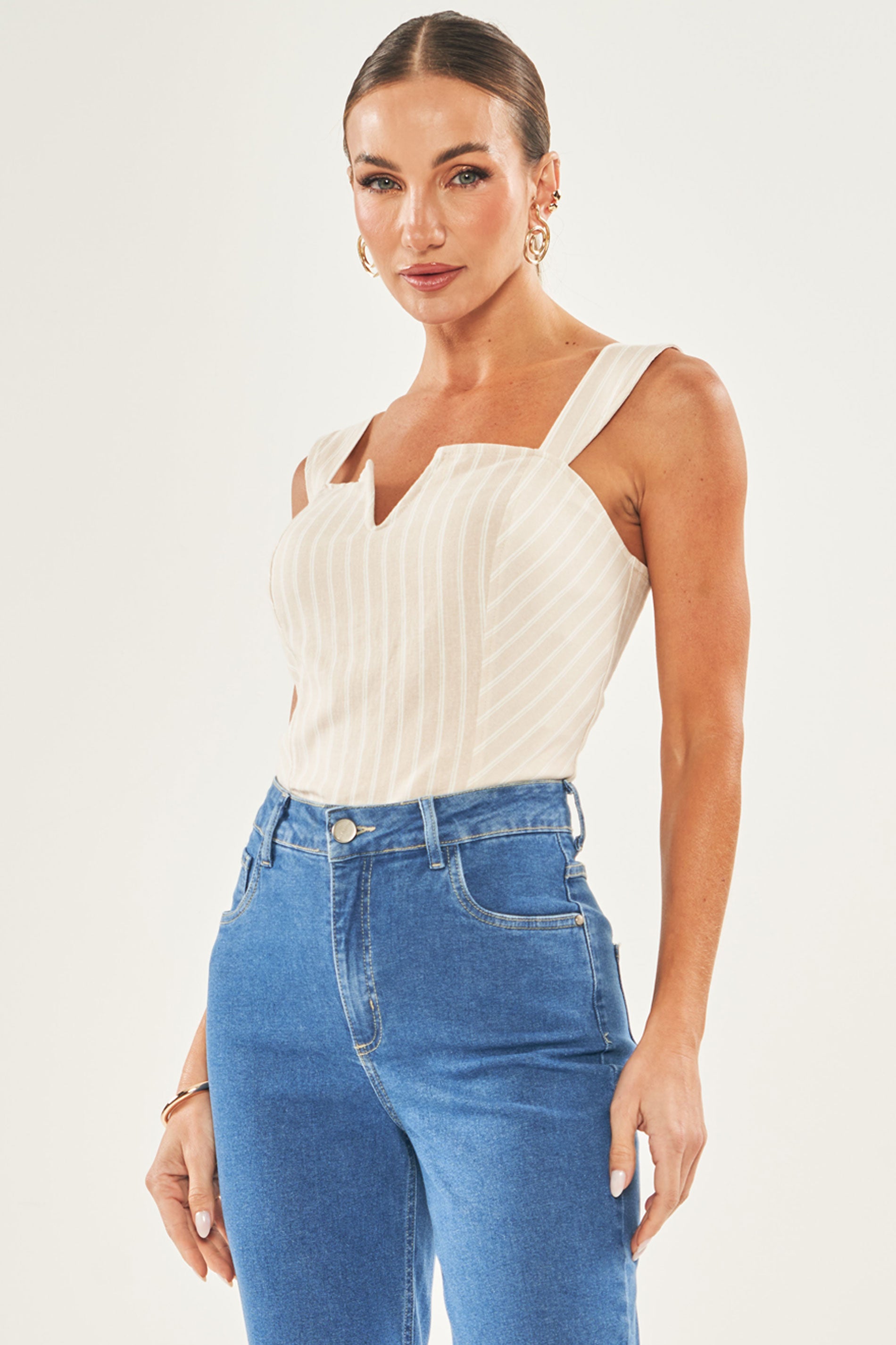 Calça Mom Cintura Alta Lavanda em Jeans com Elastano