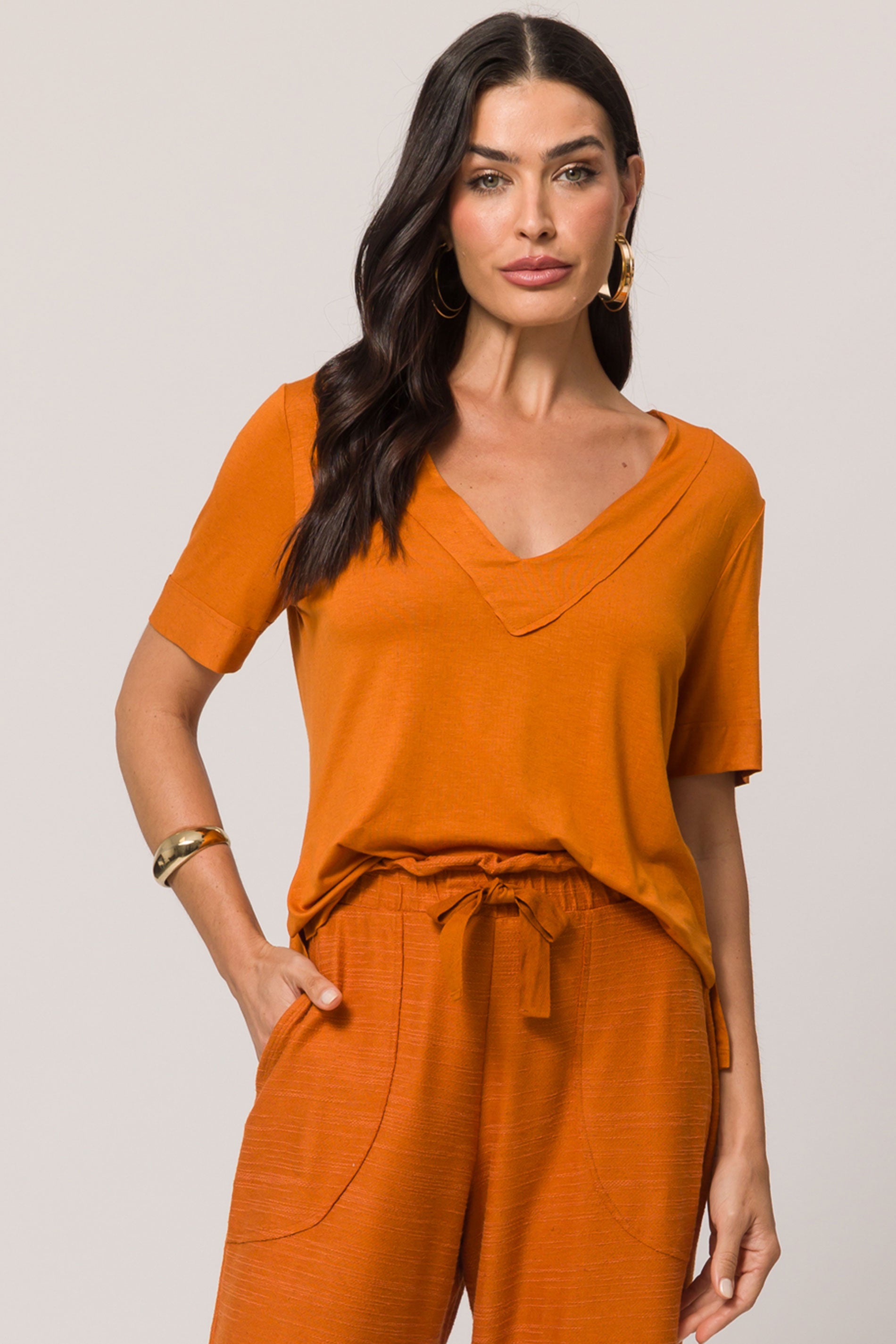 Blusa de Manga Curta em Meia Malha Viscolinho com Elastano