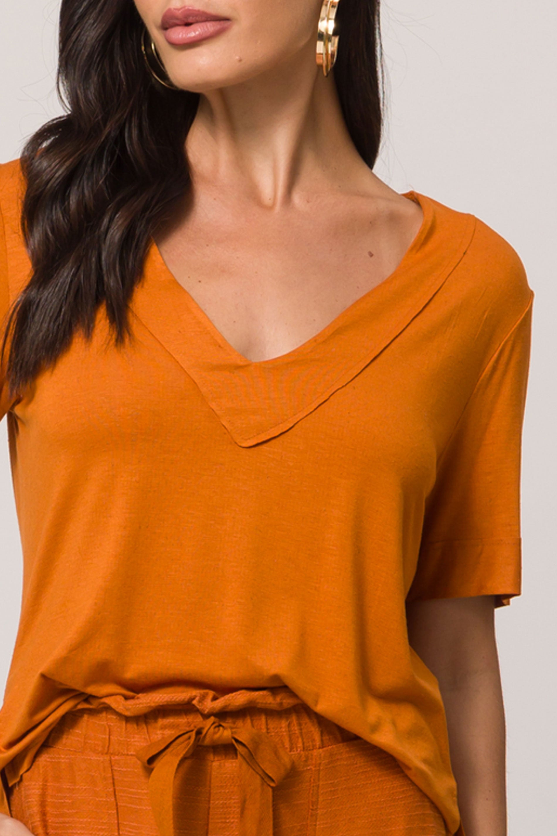 Blusa de Manga Curta em Meia Malha Viscolinho com Elastano