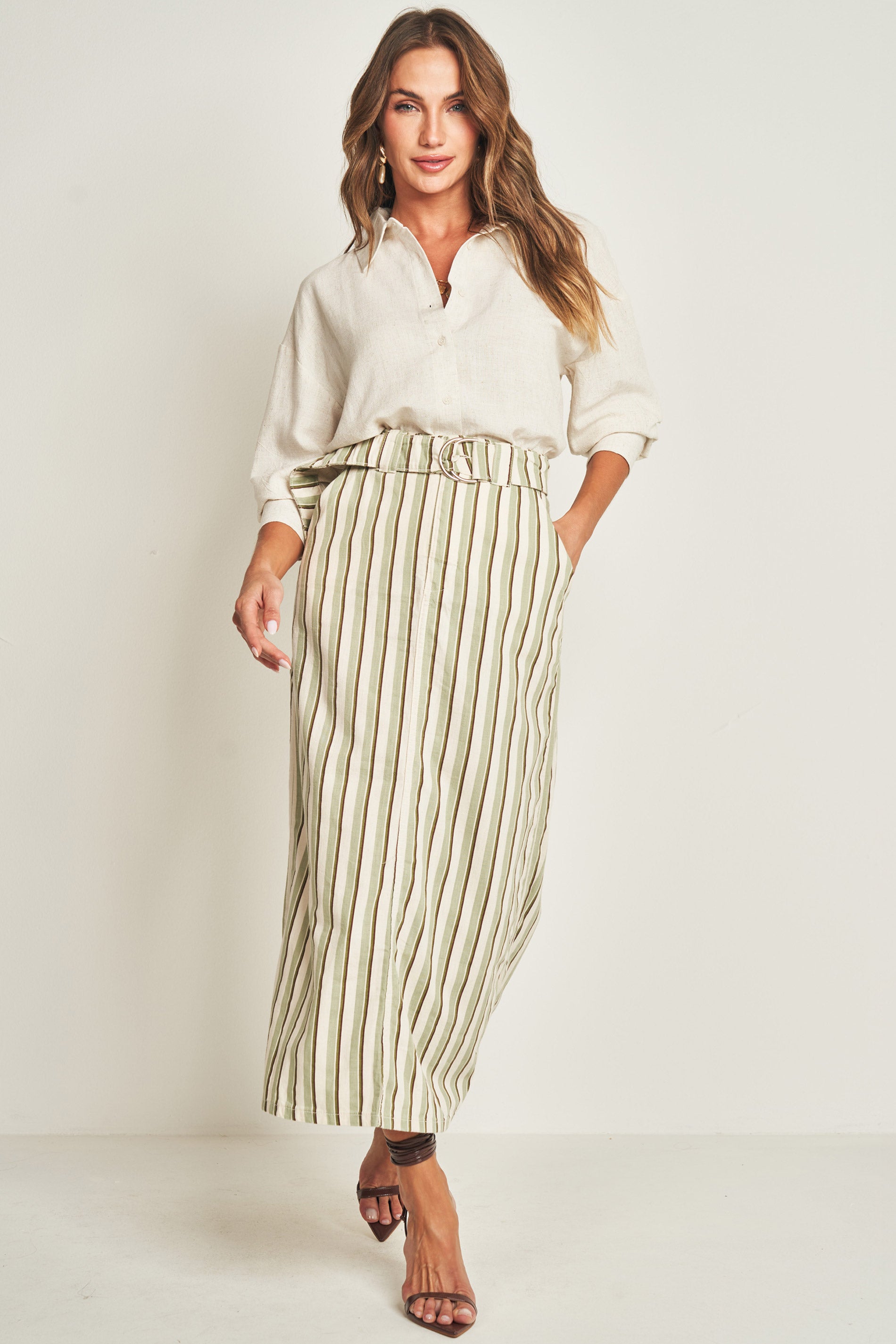 Saia midi de sarja com cinto