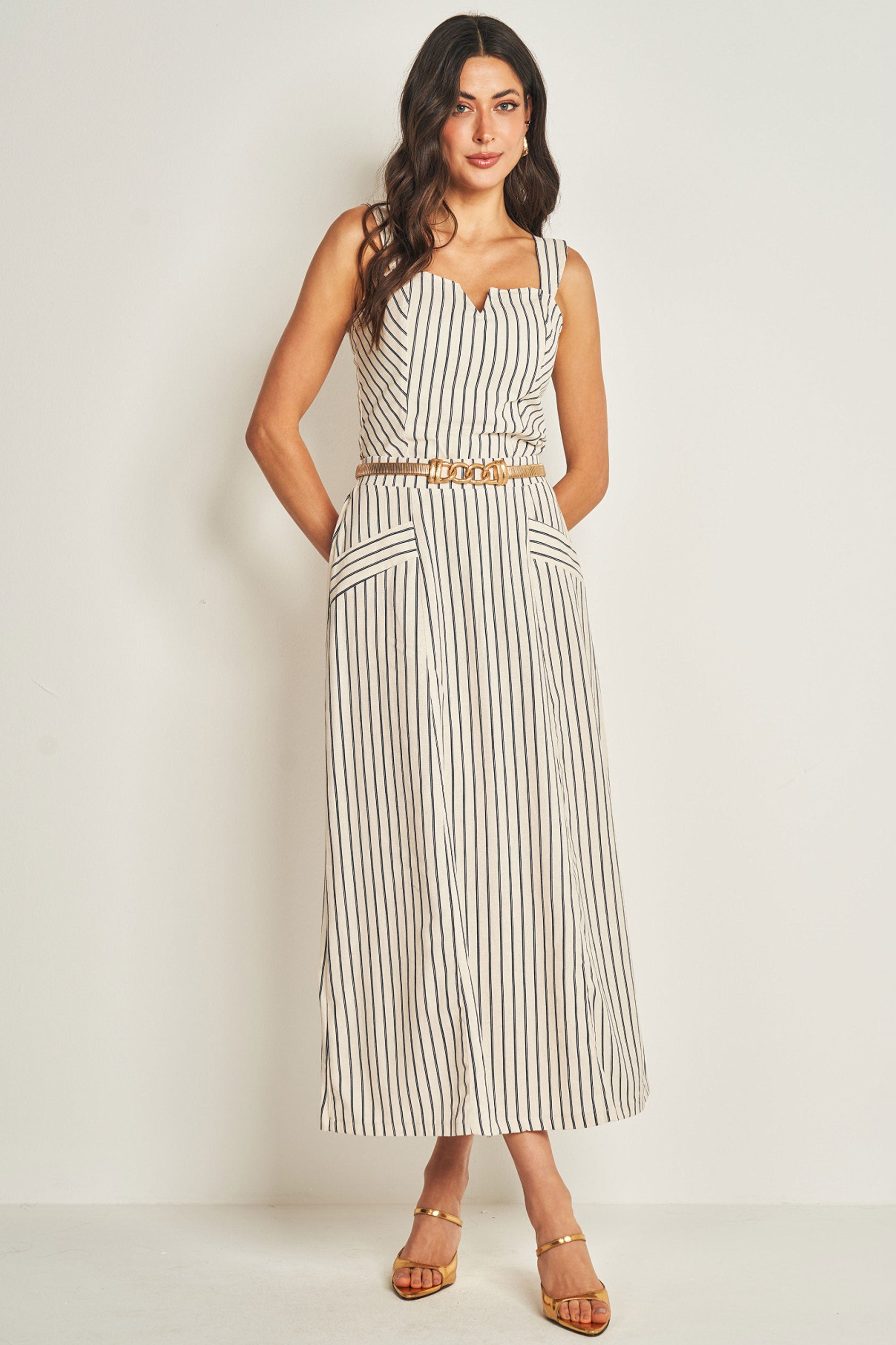 Vestido Longo de Alça em Plano Linen