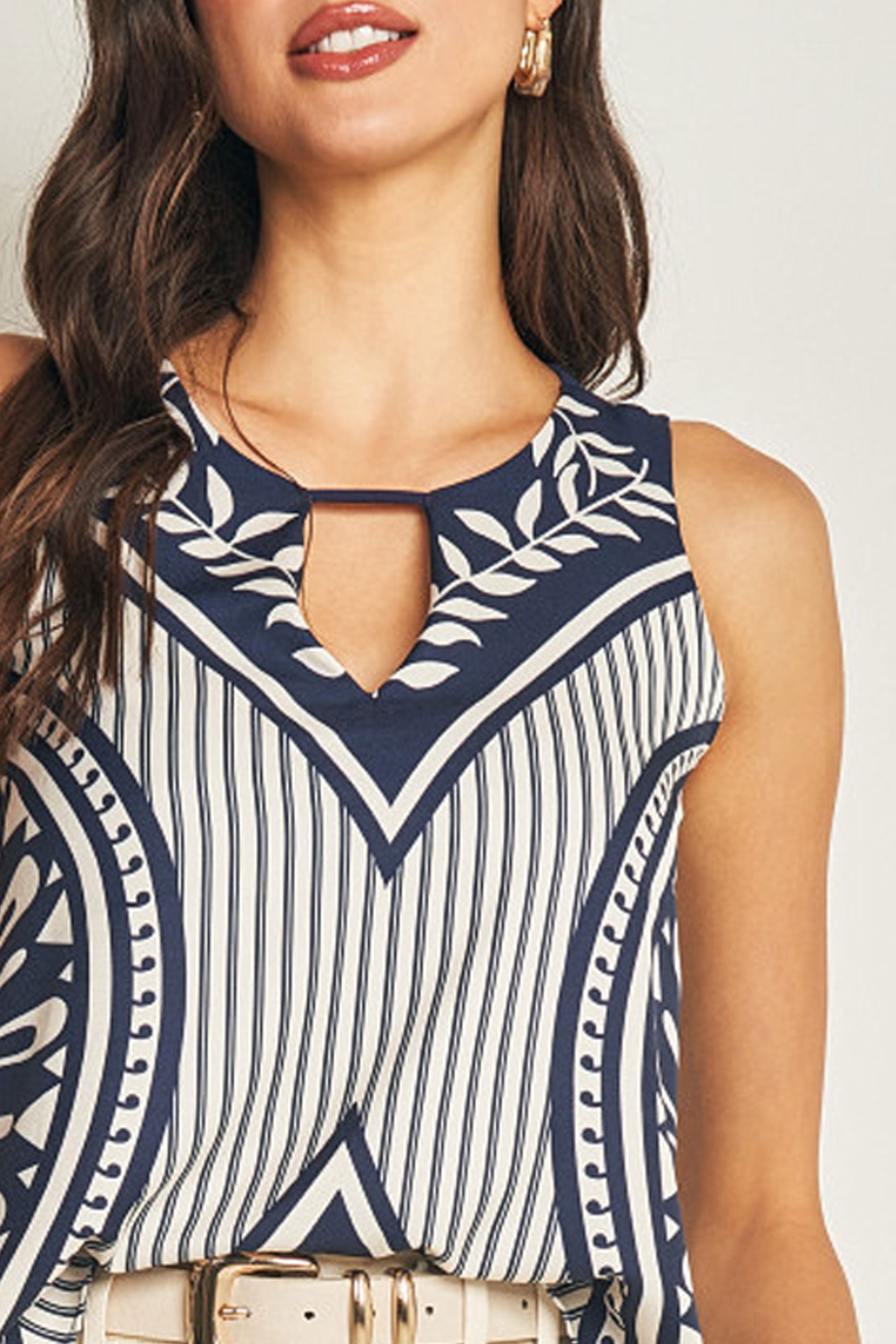 Blusa sem Manga em Sarja e Malha Viscose